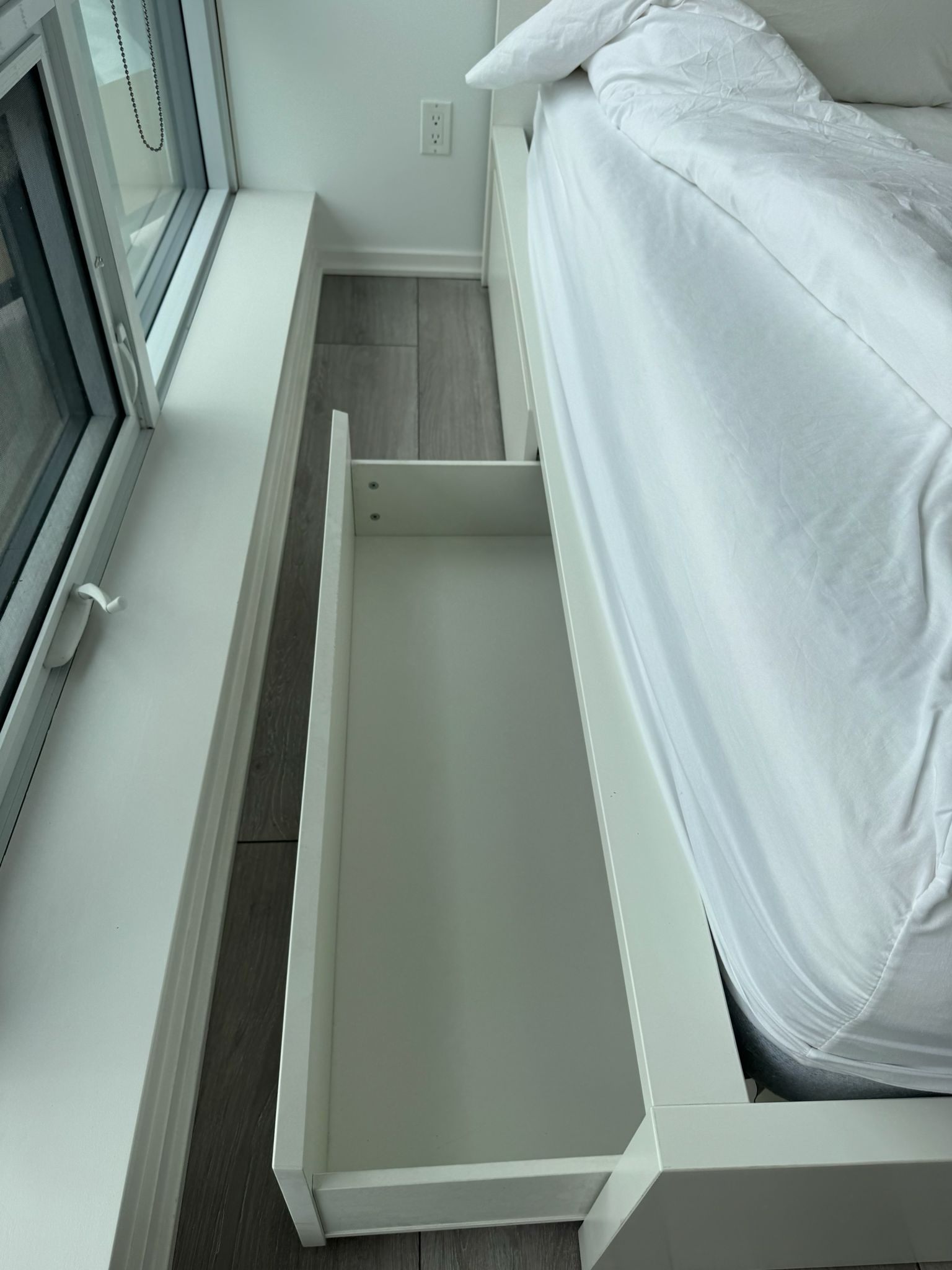 White Queen Bed Frame with Storage Drawers - photo 5