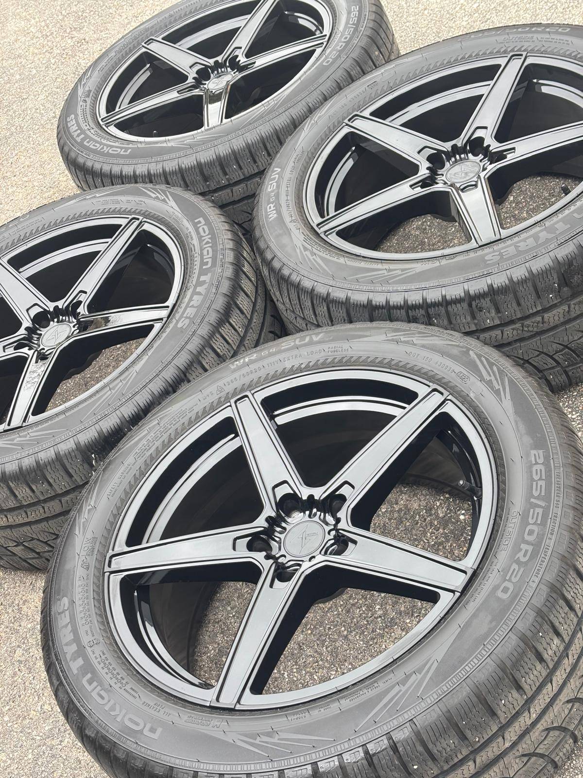 NEW 20”Sentali(5x127)+used 265/50/R20 Nokian A/W-Cherokee/Durang