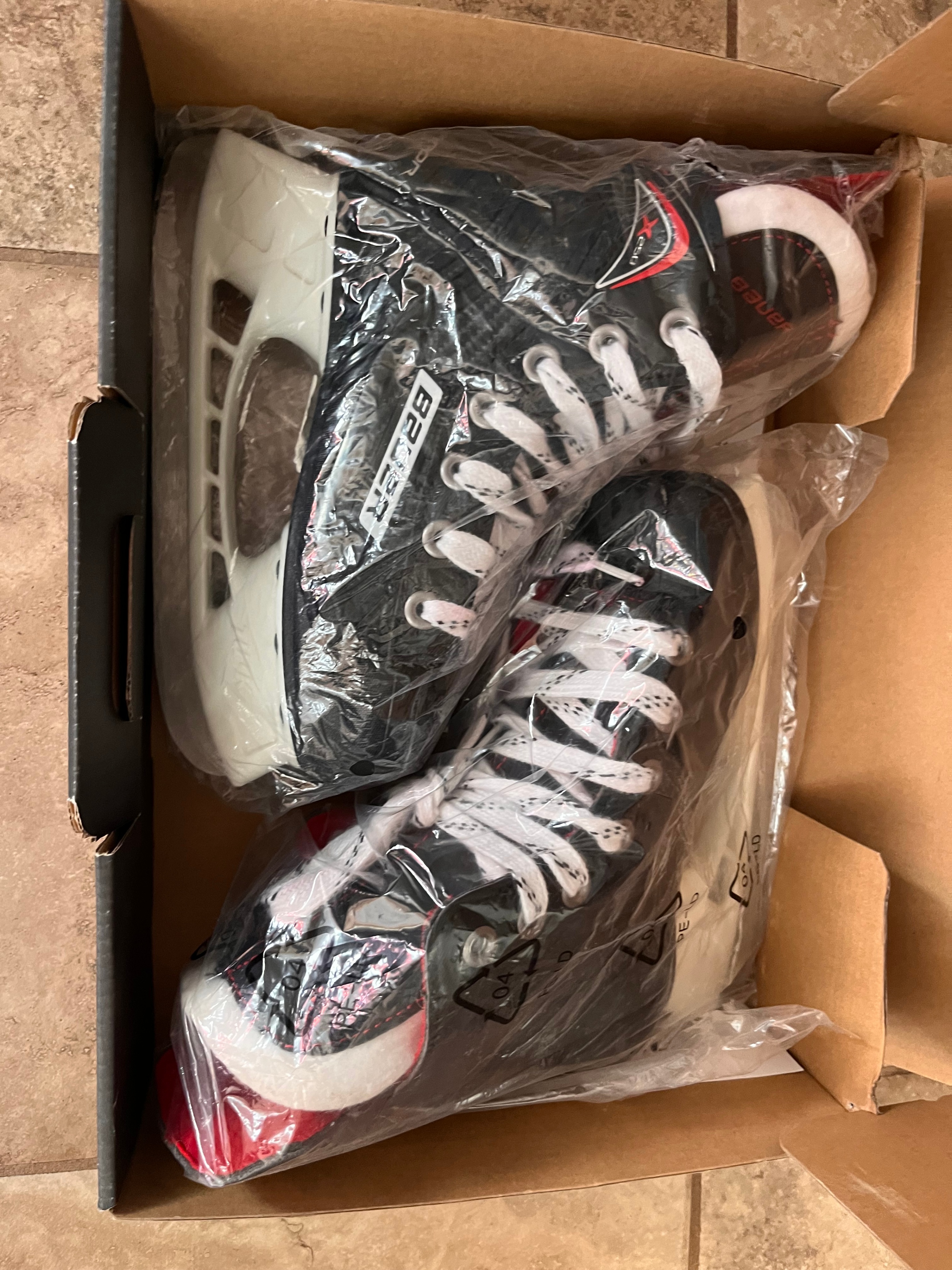 Bauer Youth Ice Skates Size 12 – Good Condition with Box - photo 3