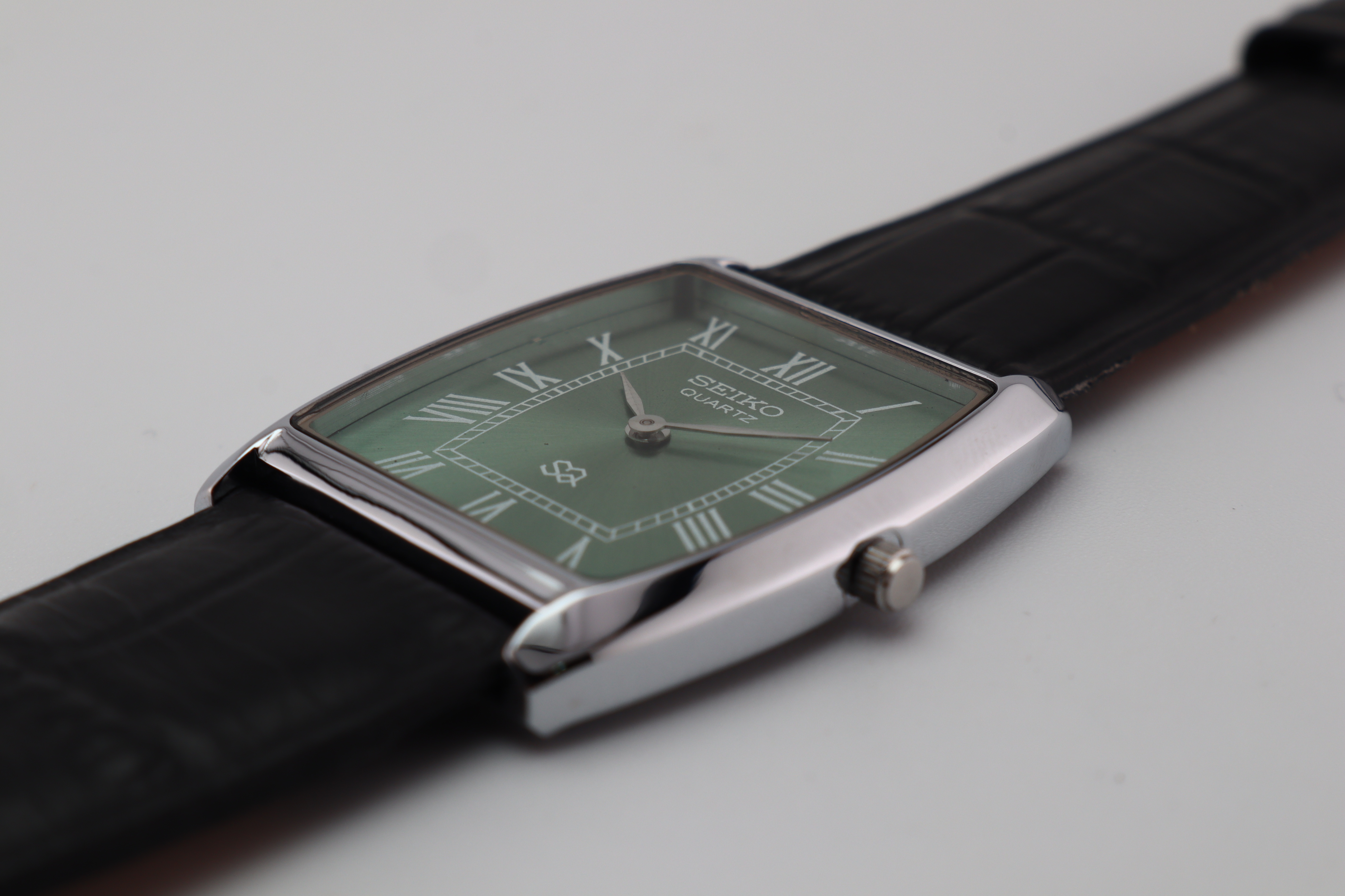 Refurbished Vintage  Barrel Tank Men’s Watch - photo 4