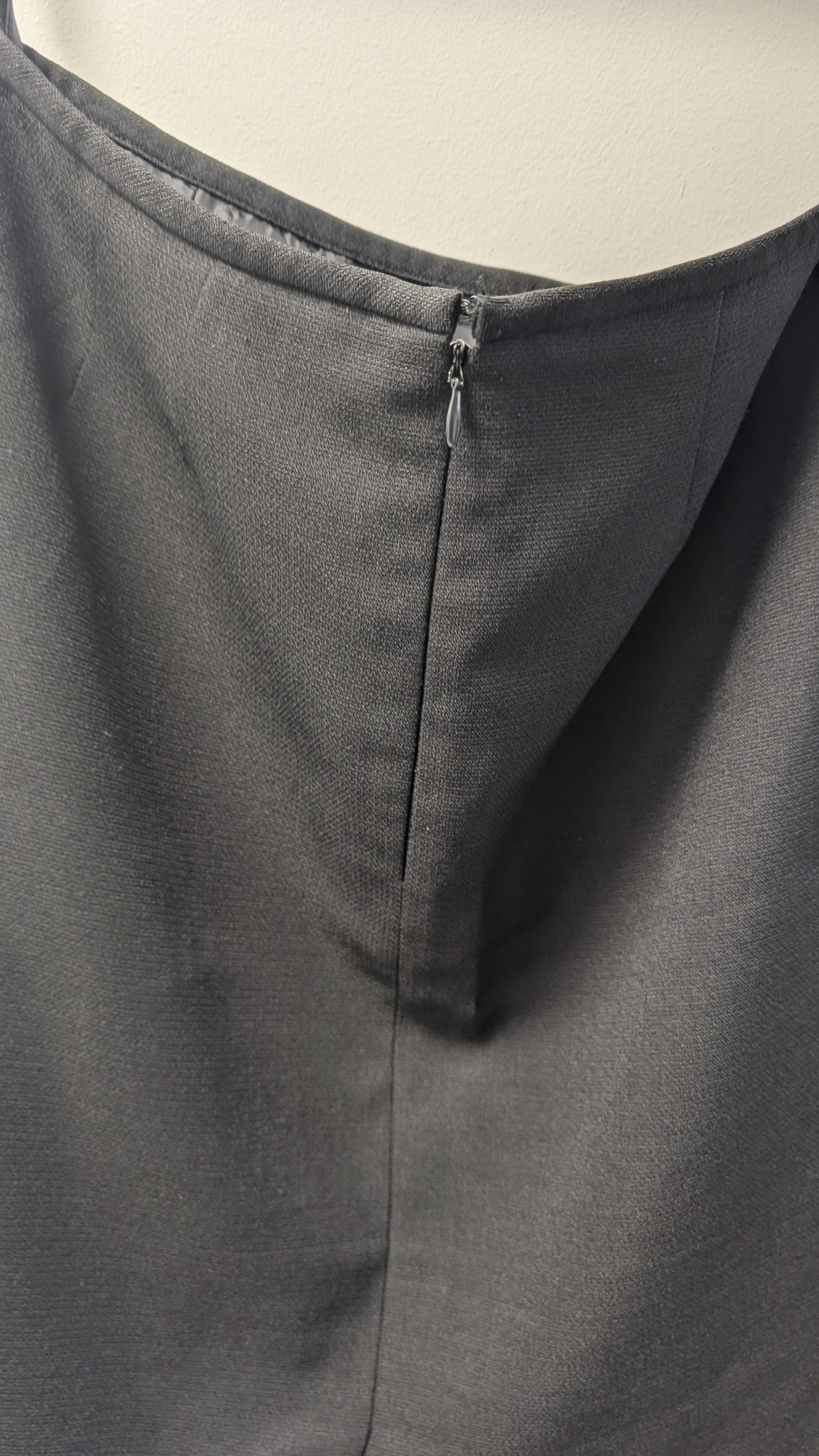 Le Suit Women's Black Skirt - Size 6 - photo 3