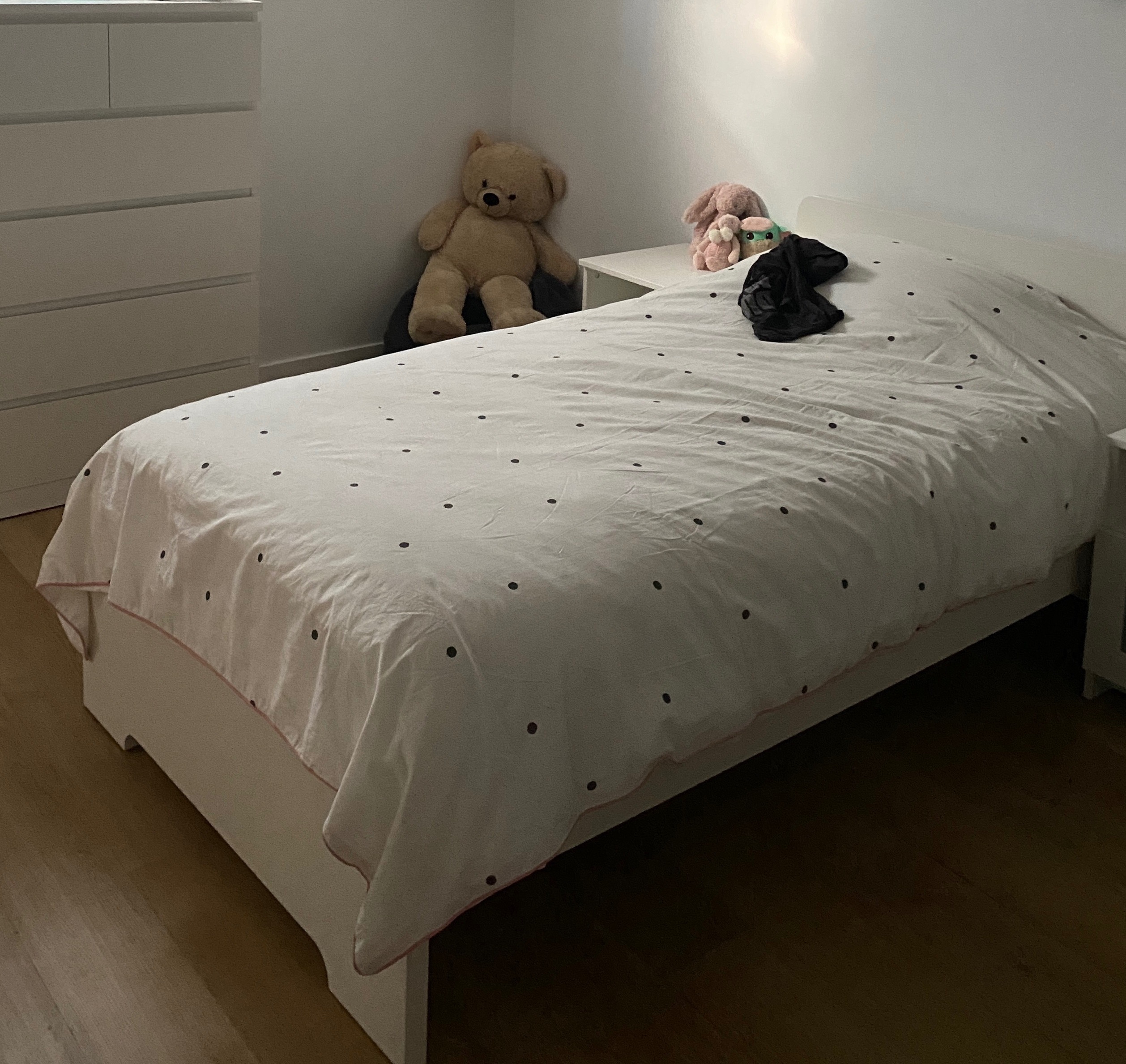 Twin bed