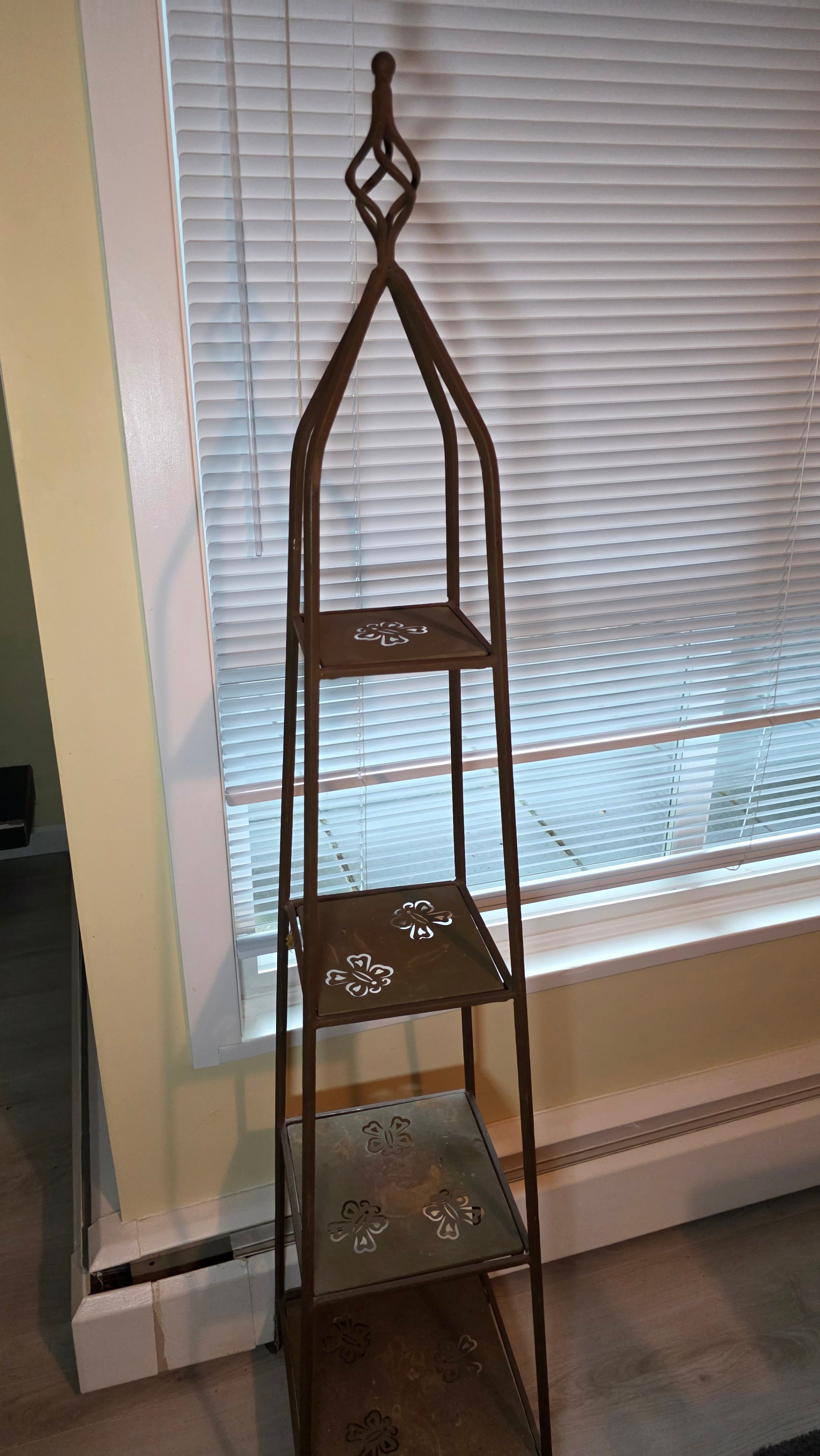 Antique-Style Iron Obelisk Plant Stand with Butterfly Details 🦋 - photo 4