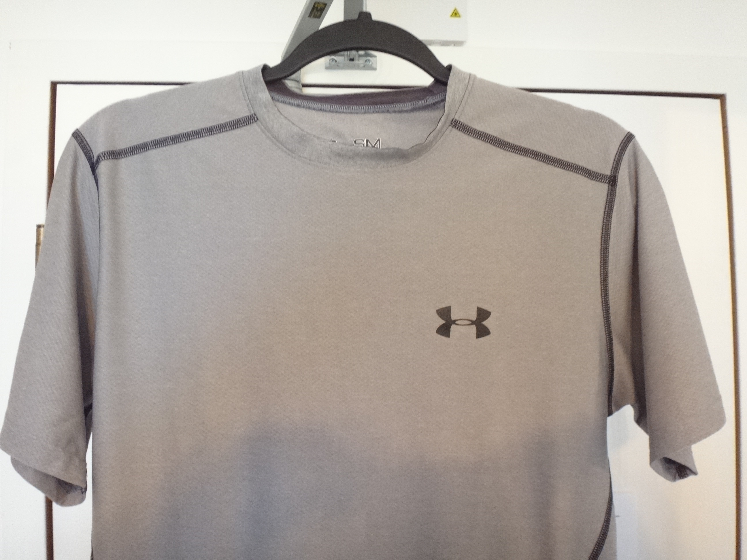 ✅👍🆕UNDER ARMOUR made in USA 🇺🇸♂️Small FITTED heatgear T-Shirt - photo 4