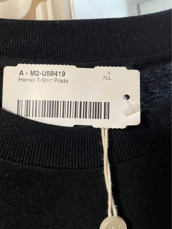 Prada T-shirt - Graphic Tee - New with tags - photo 5