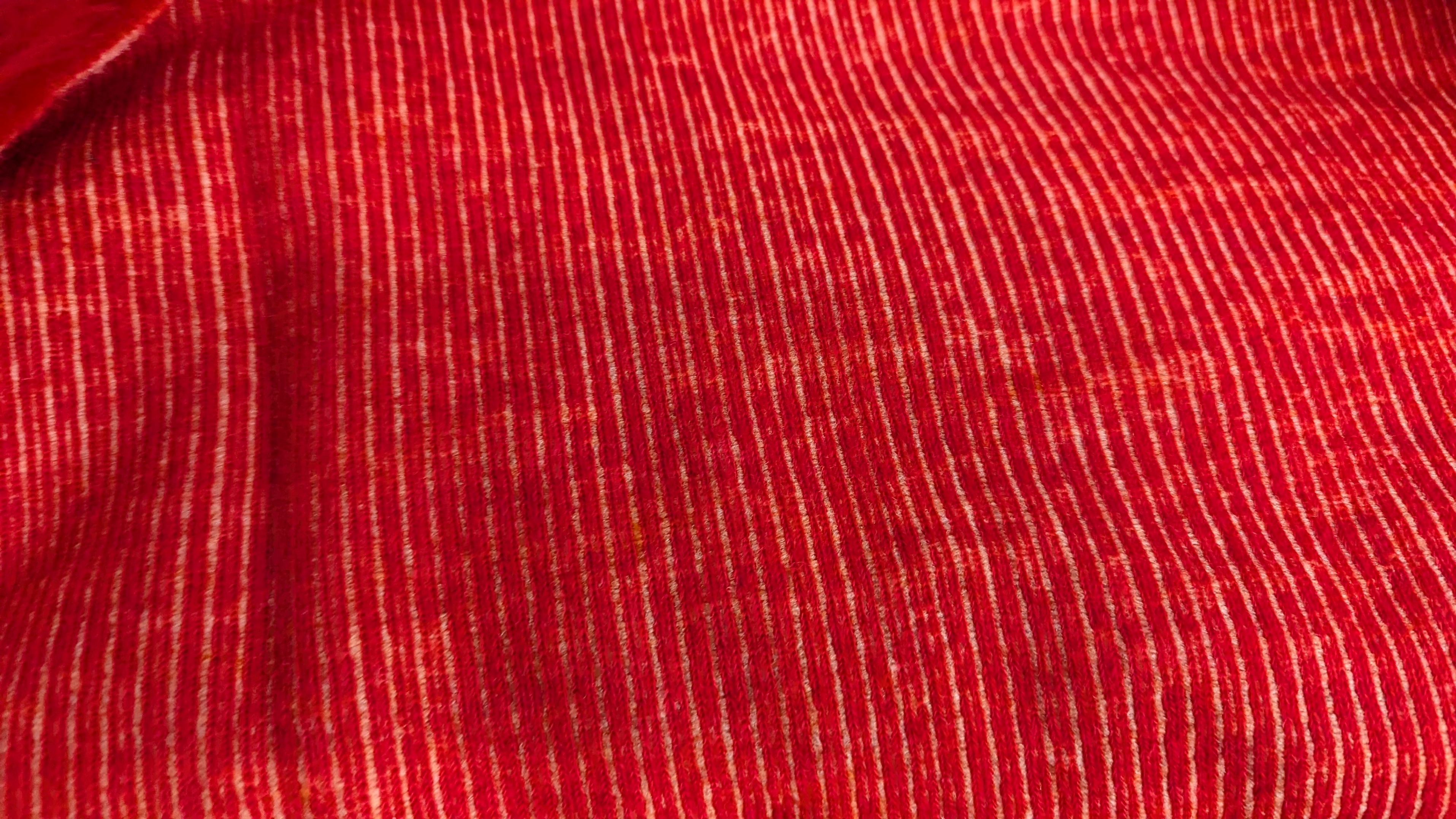 81" x 90" Red Shaggy Faux Fur Furry Fabric Rug - photo 4