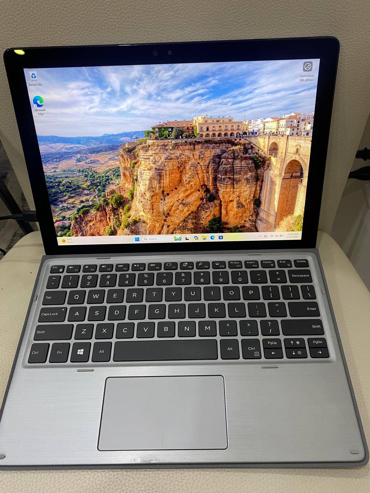 Dell Latitude 7200 2 in 1  8gb, 256gb  12.3"