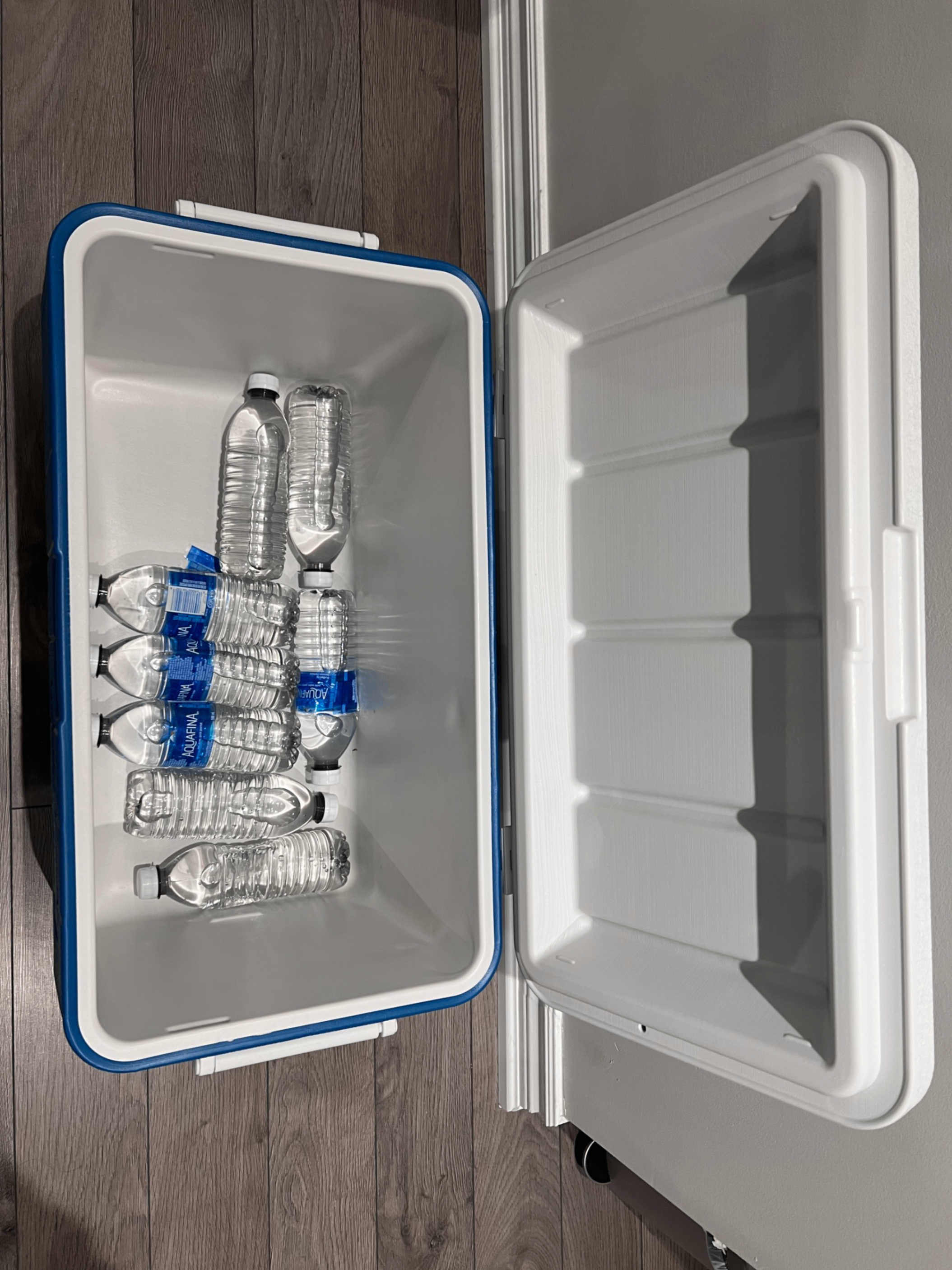Coleman Chiller 48QT / 45.4L Chest Cooler - Blue/White - photo 2