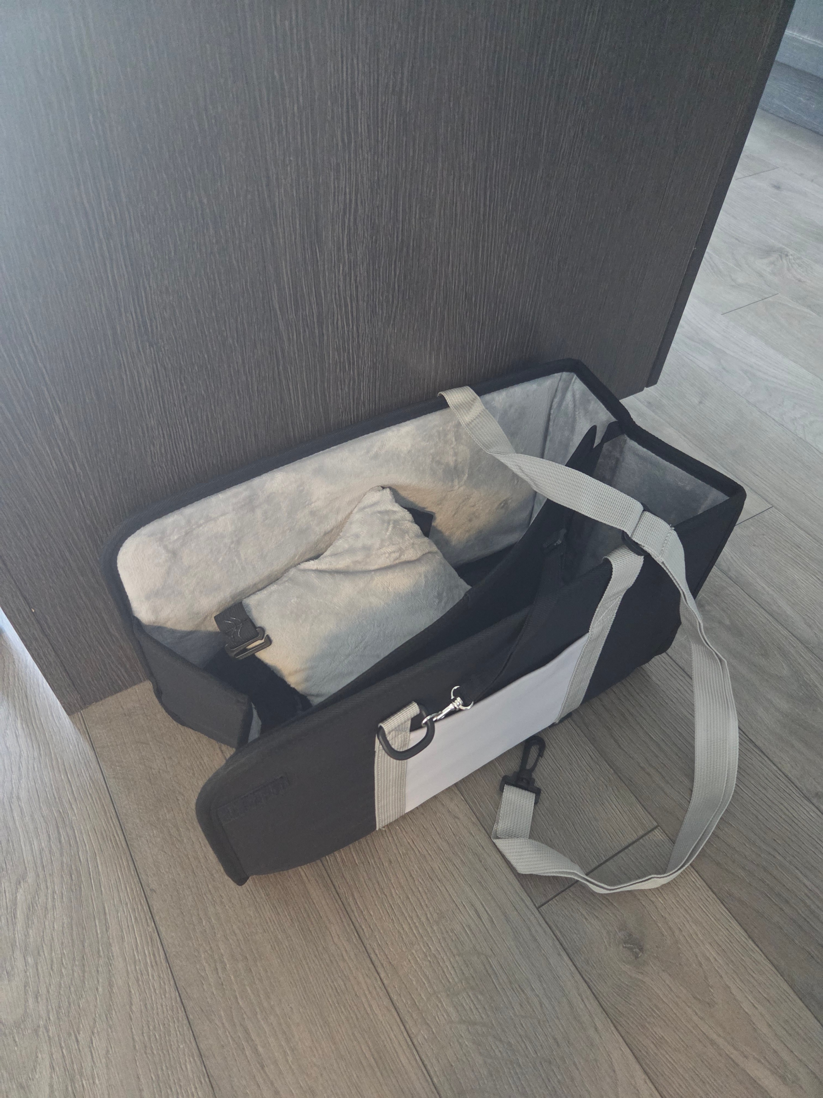 🐶 Brand New Small Dog Car Seat – Center Console Booster - photo 2