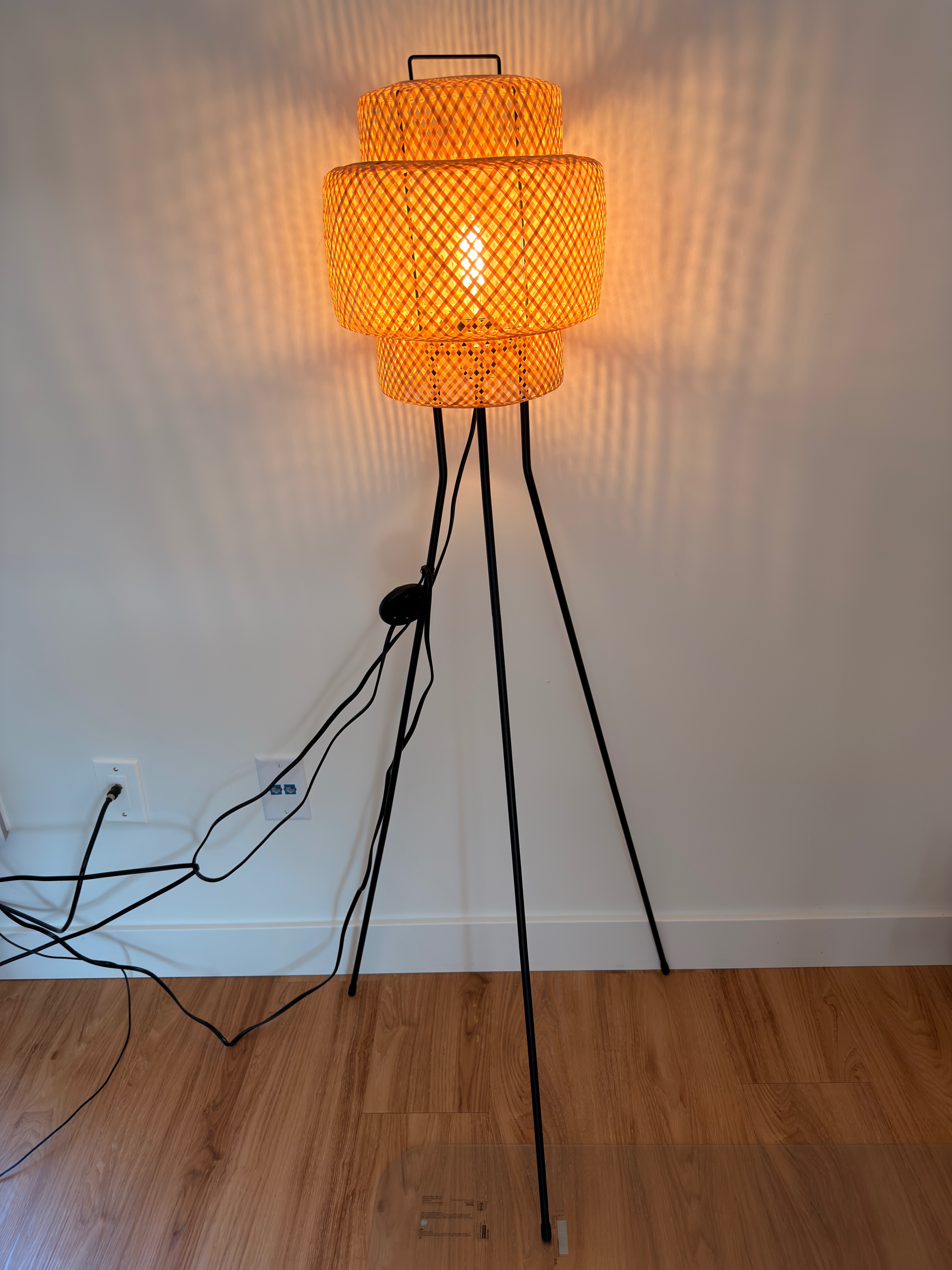 Floor lamp with hand-woven bamboo - photo 2