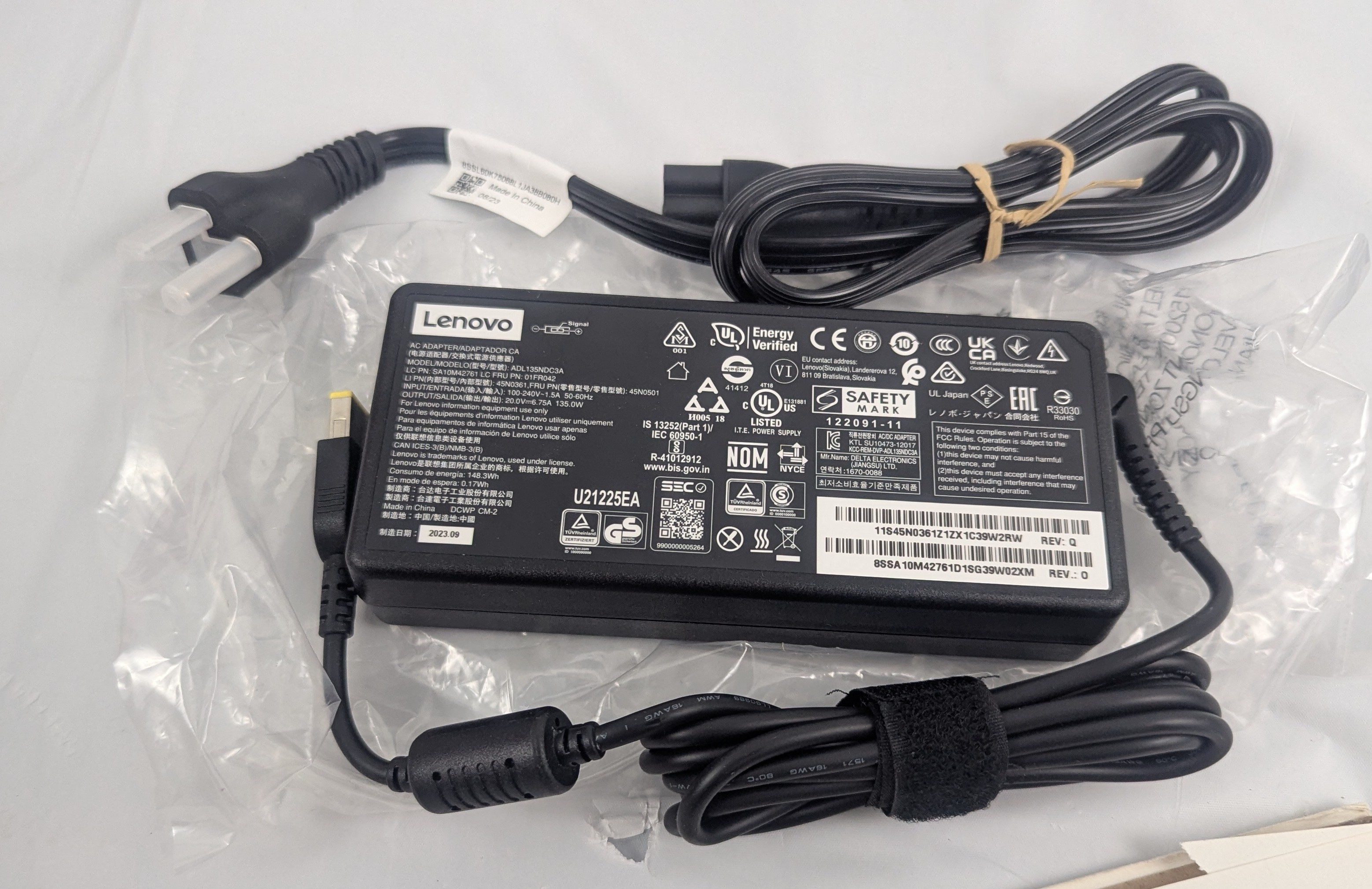 Genuine Lenovo Slim Laptop Charger AC Power Adapter ADL135SCC3A