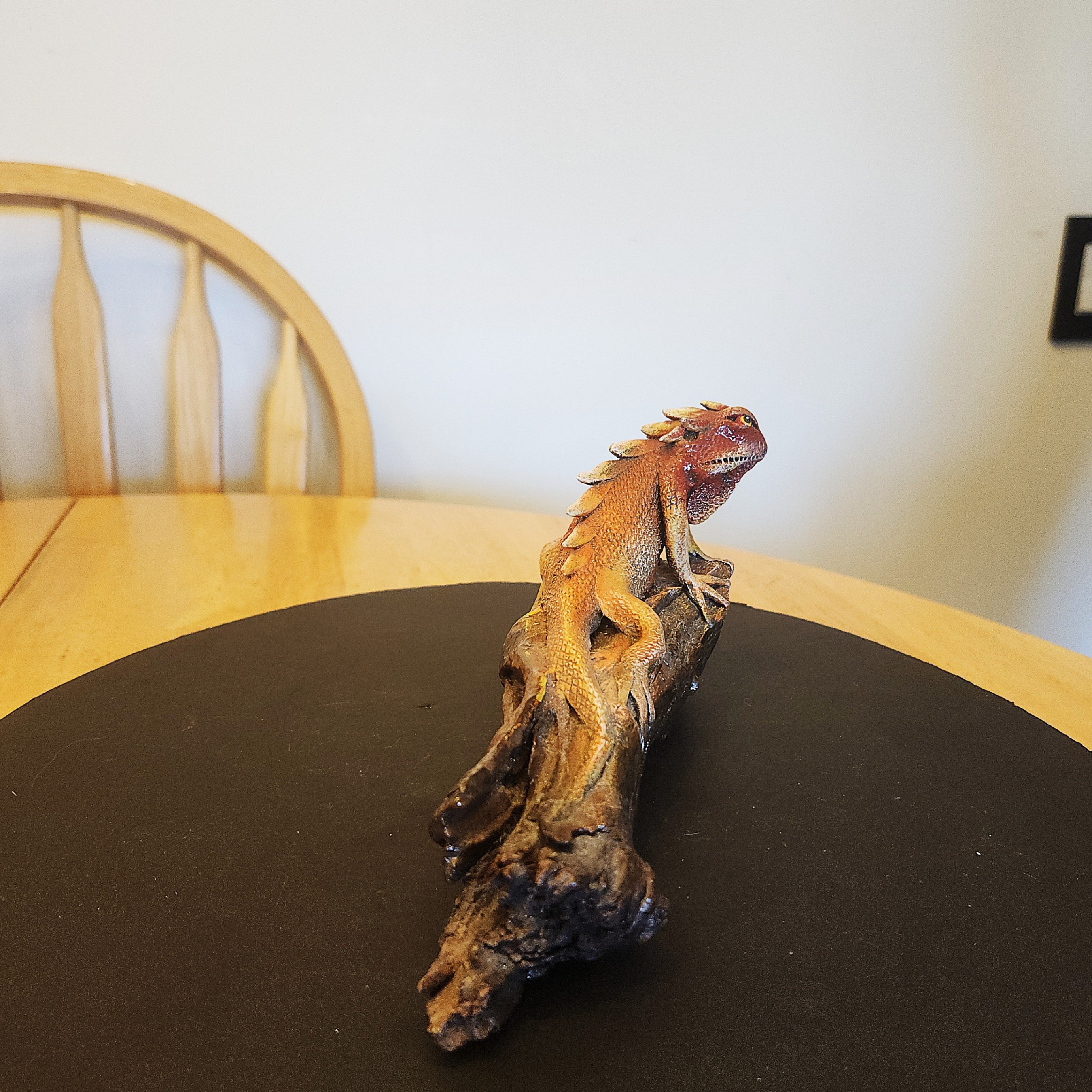 Wizard the Lizard on Perch Resin Decor - photo 4
