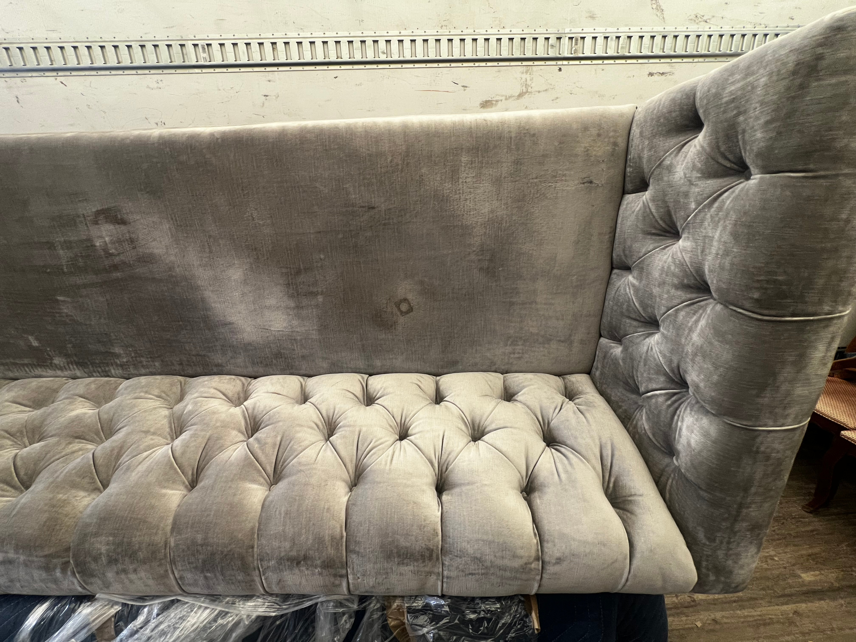 Luxury Tufted Velvet Sofa – Chesterfield Style - photo 5