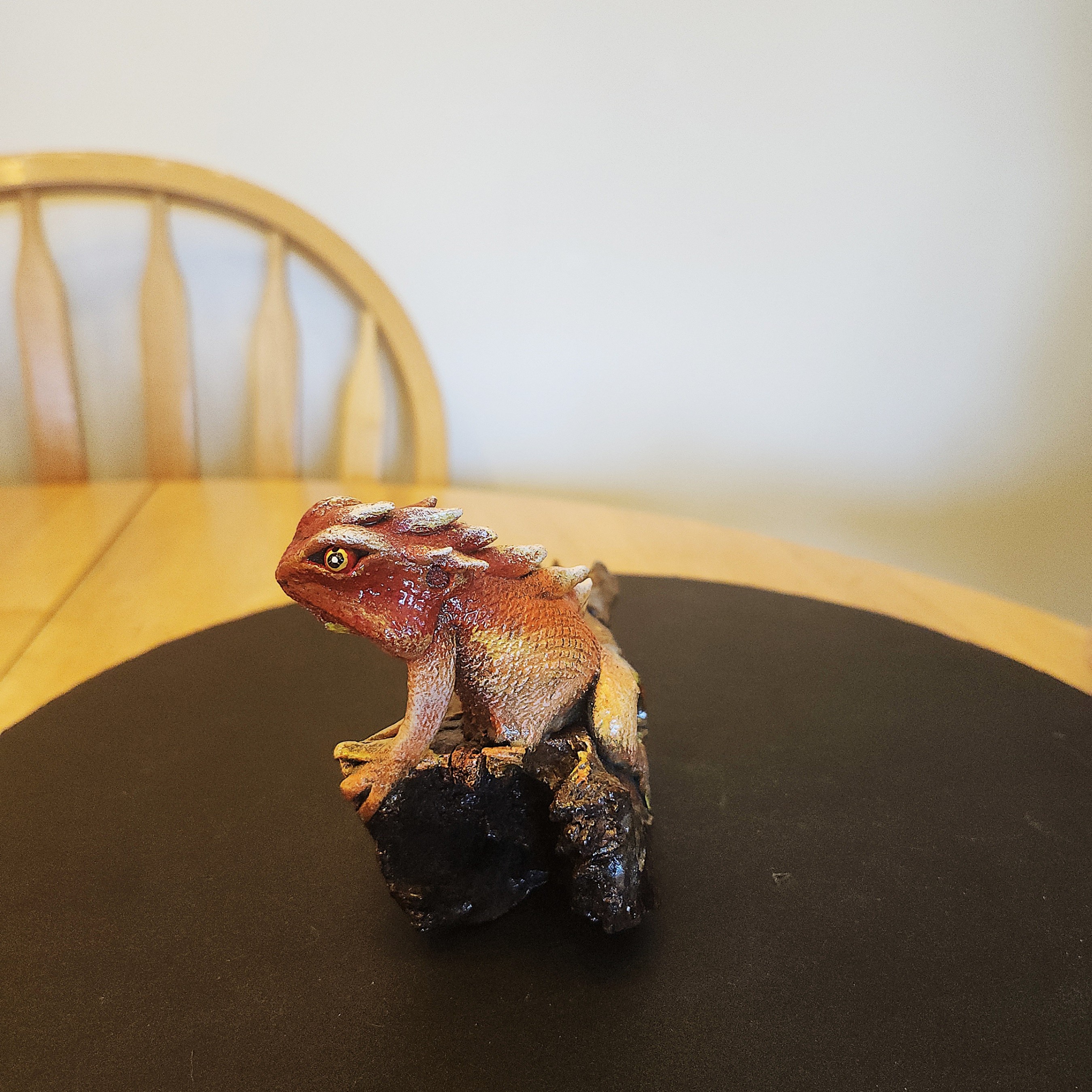 Wizard the Lizard on Perch Resin Decor - photo 2