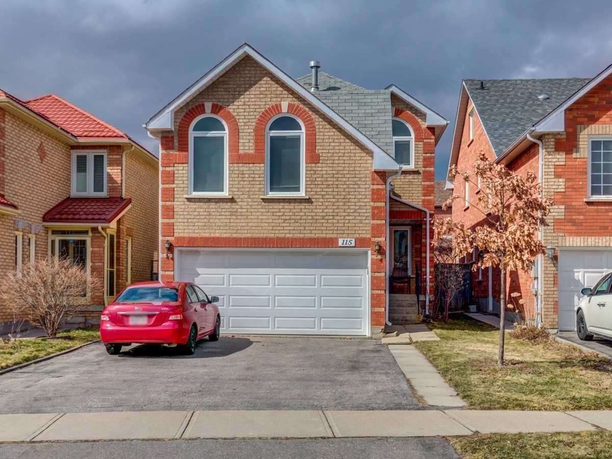 3 Beds 2.5 Baths Detached House