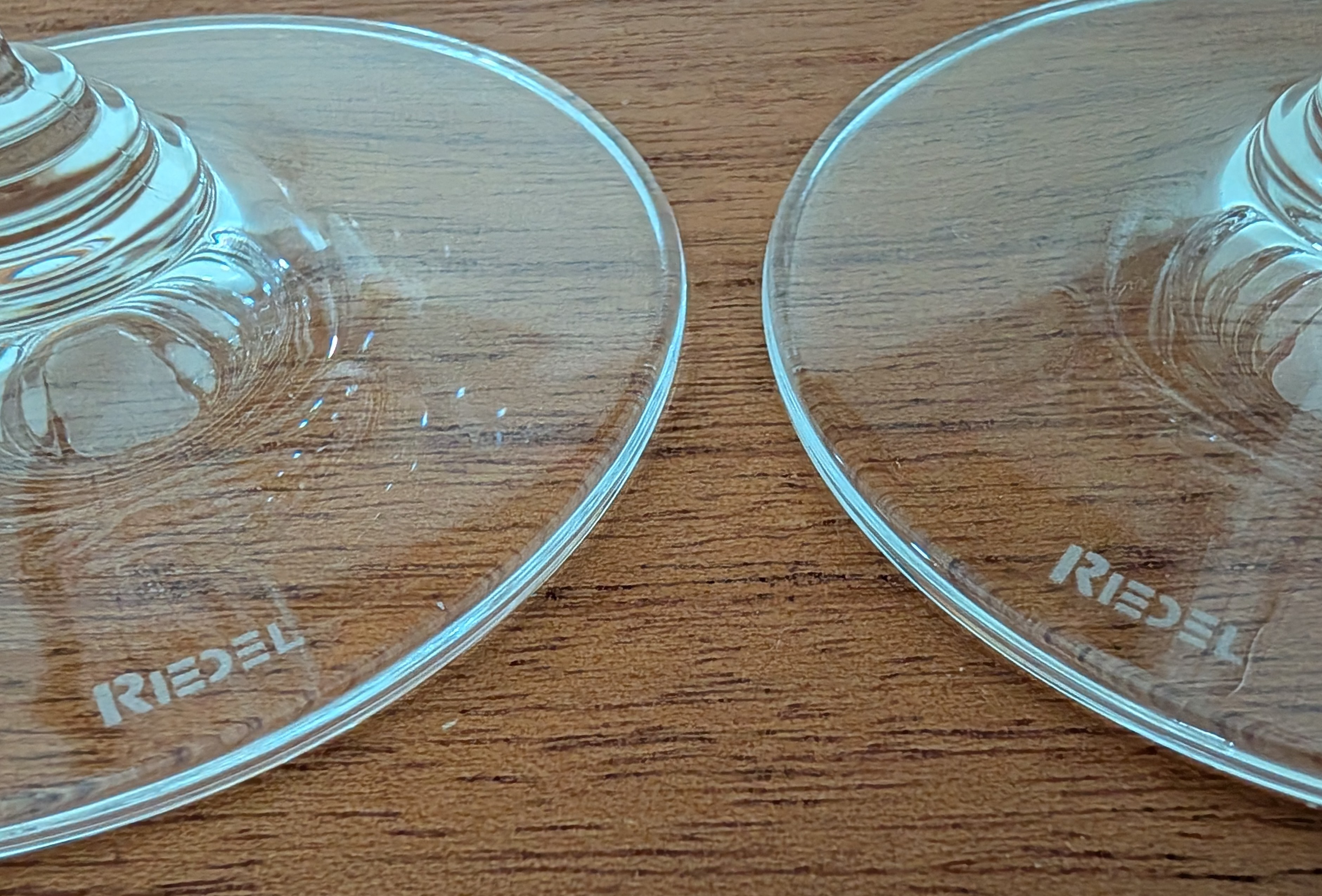 2 Riedel stemmed crystal wine glasses - photo 2