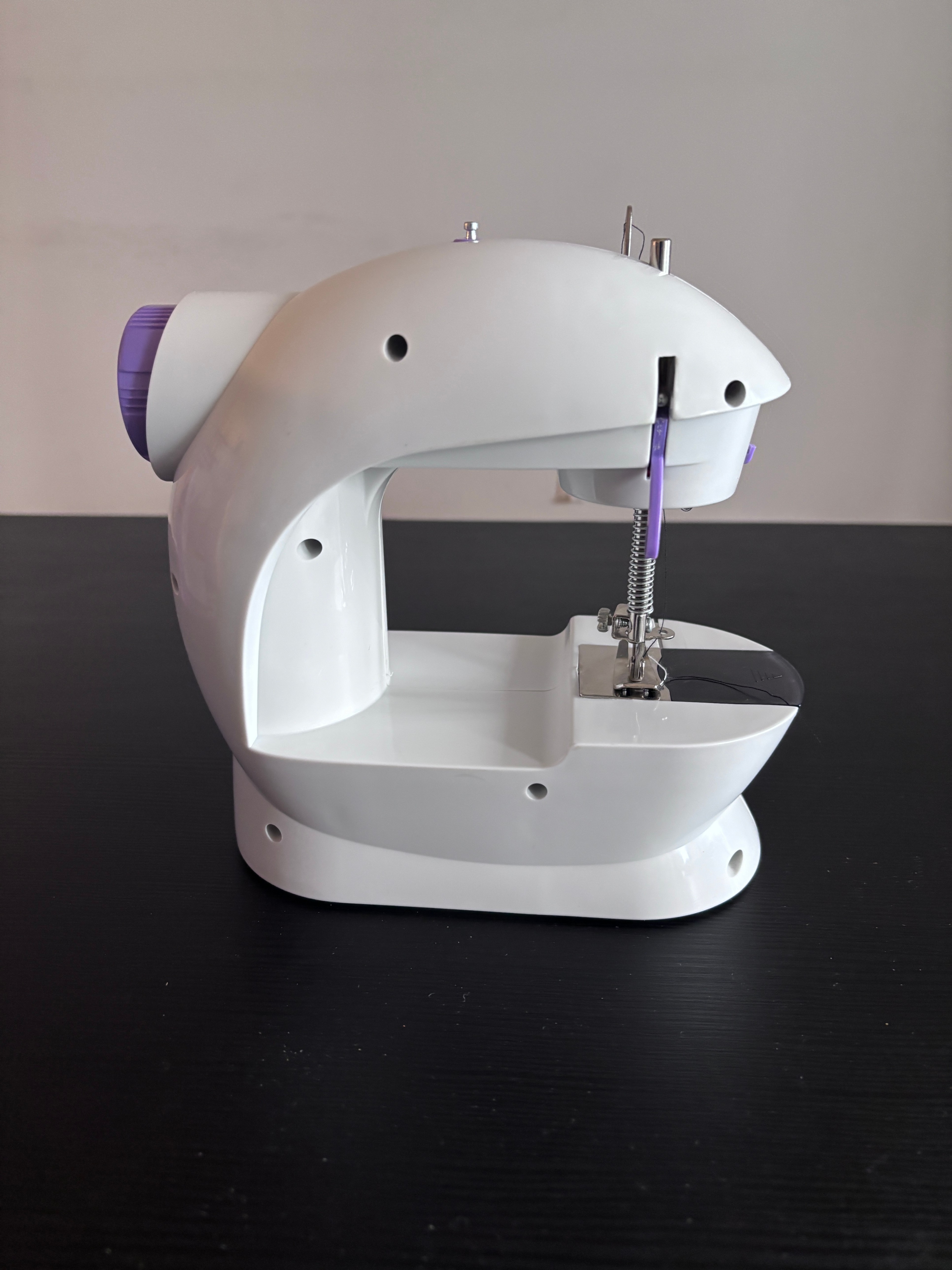 Mini Sewing machine - photo 3