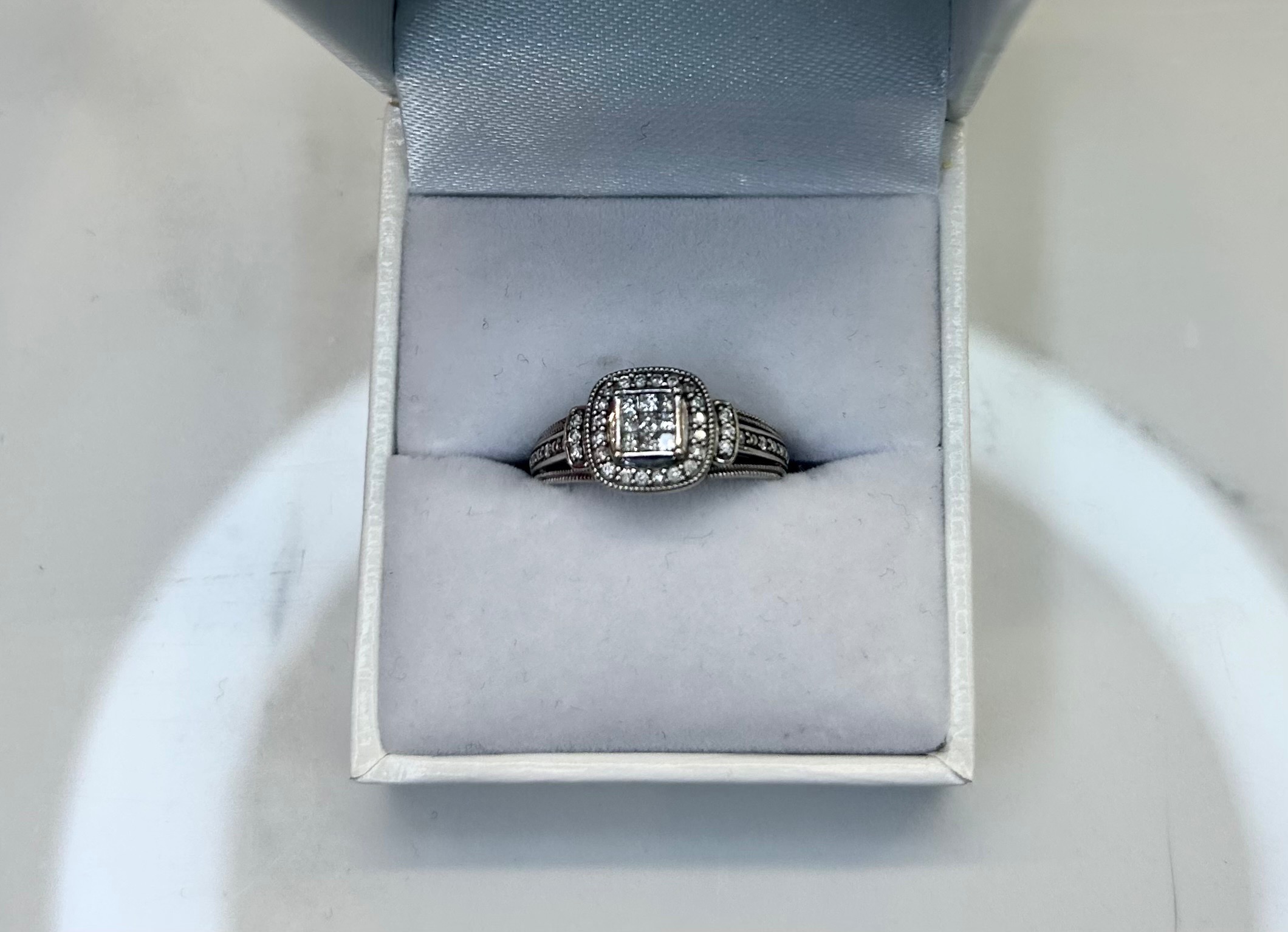 10K White Gold Ring W/ Blue Stone - 3G - Size 5 - photo 2