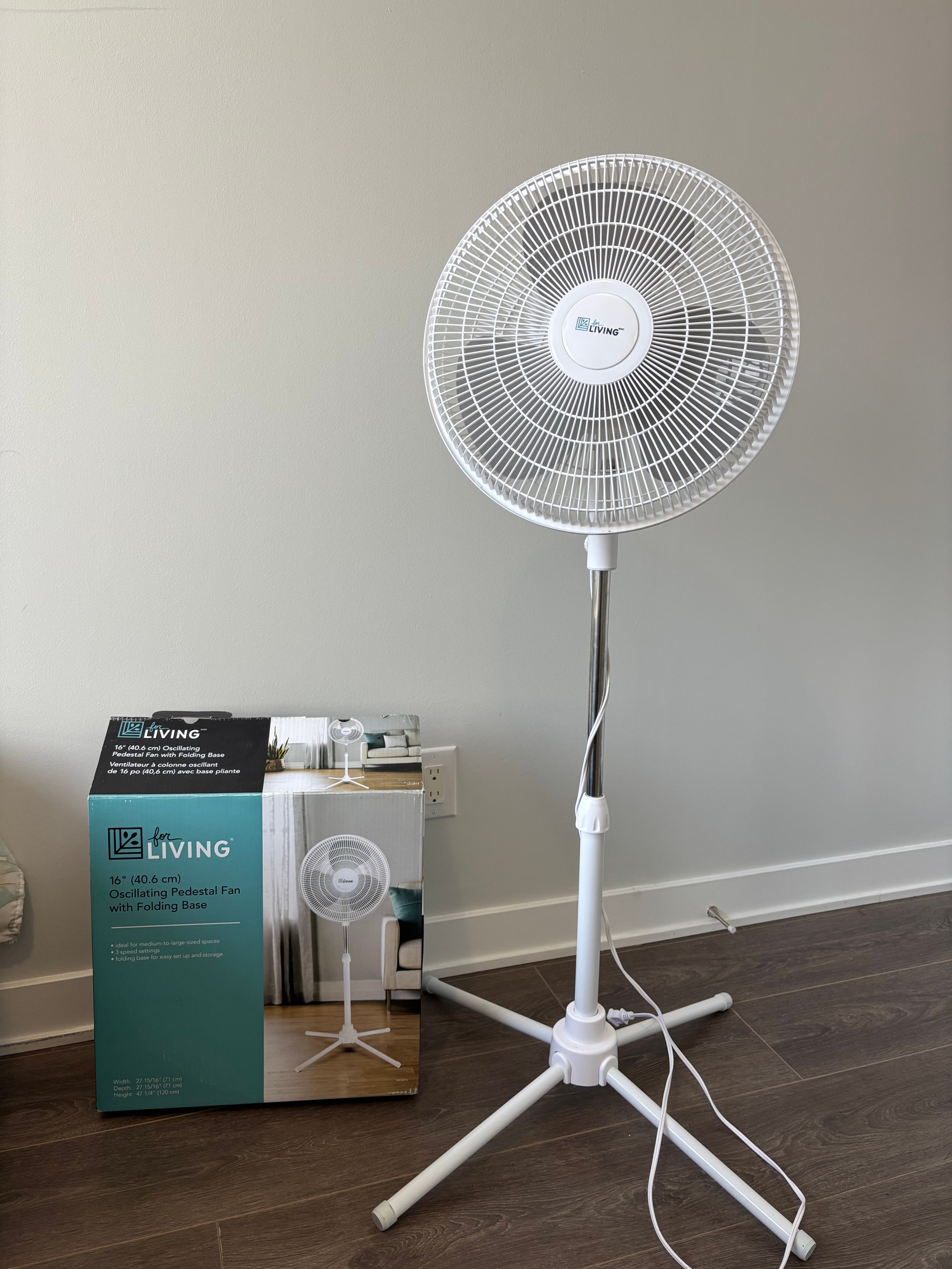 For Living 16" Oscillating Pedestal Fan - Excellent Condition!
