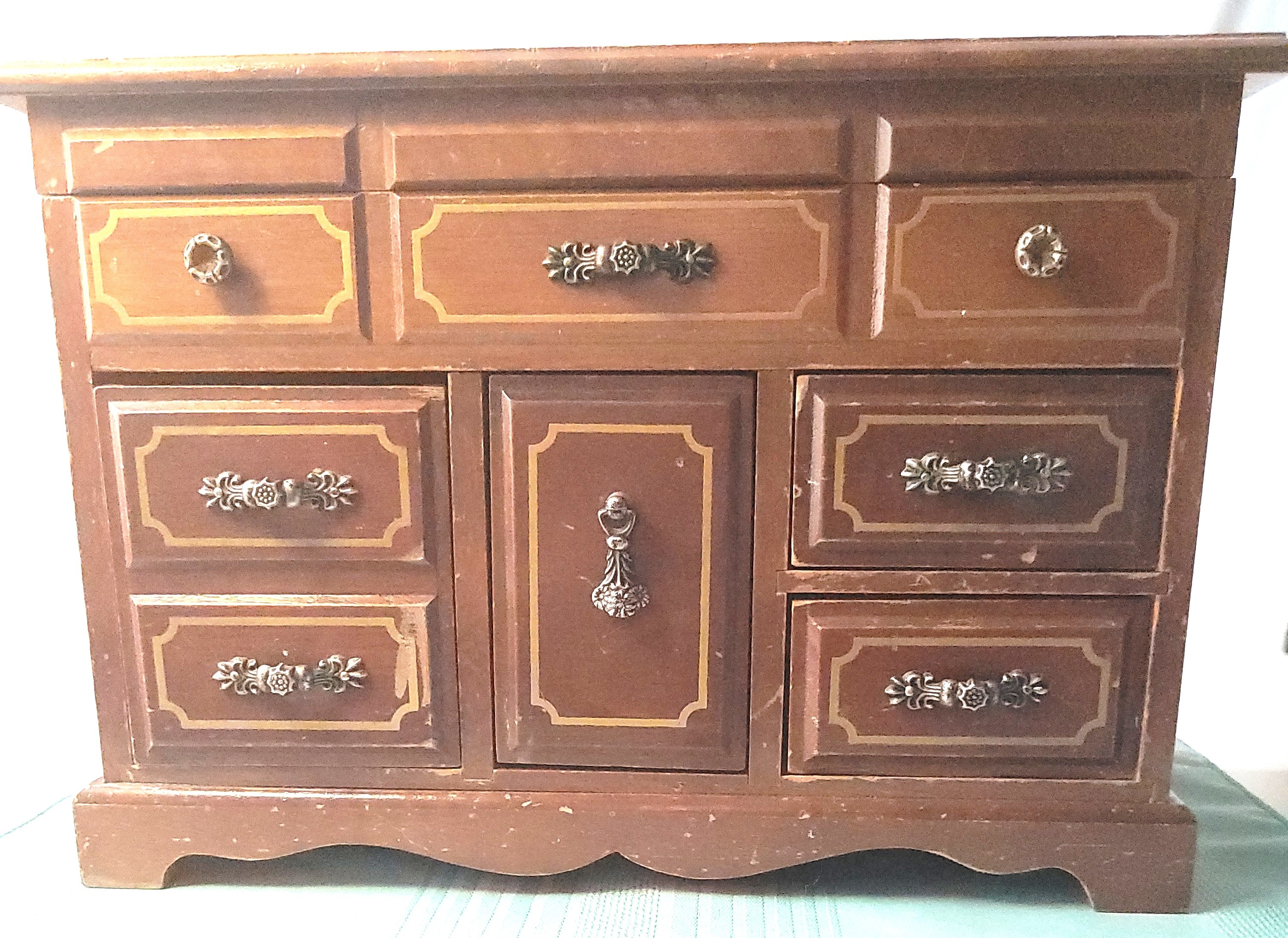 1970s Musical Jewelry Chest | Wooden Mini Dresser Armoire Taiwan - photo 2