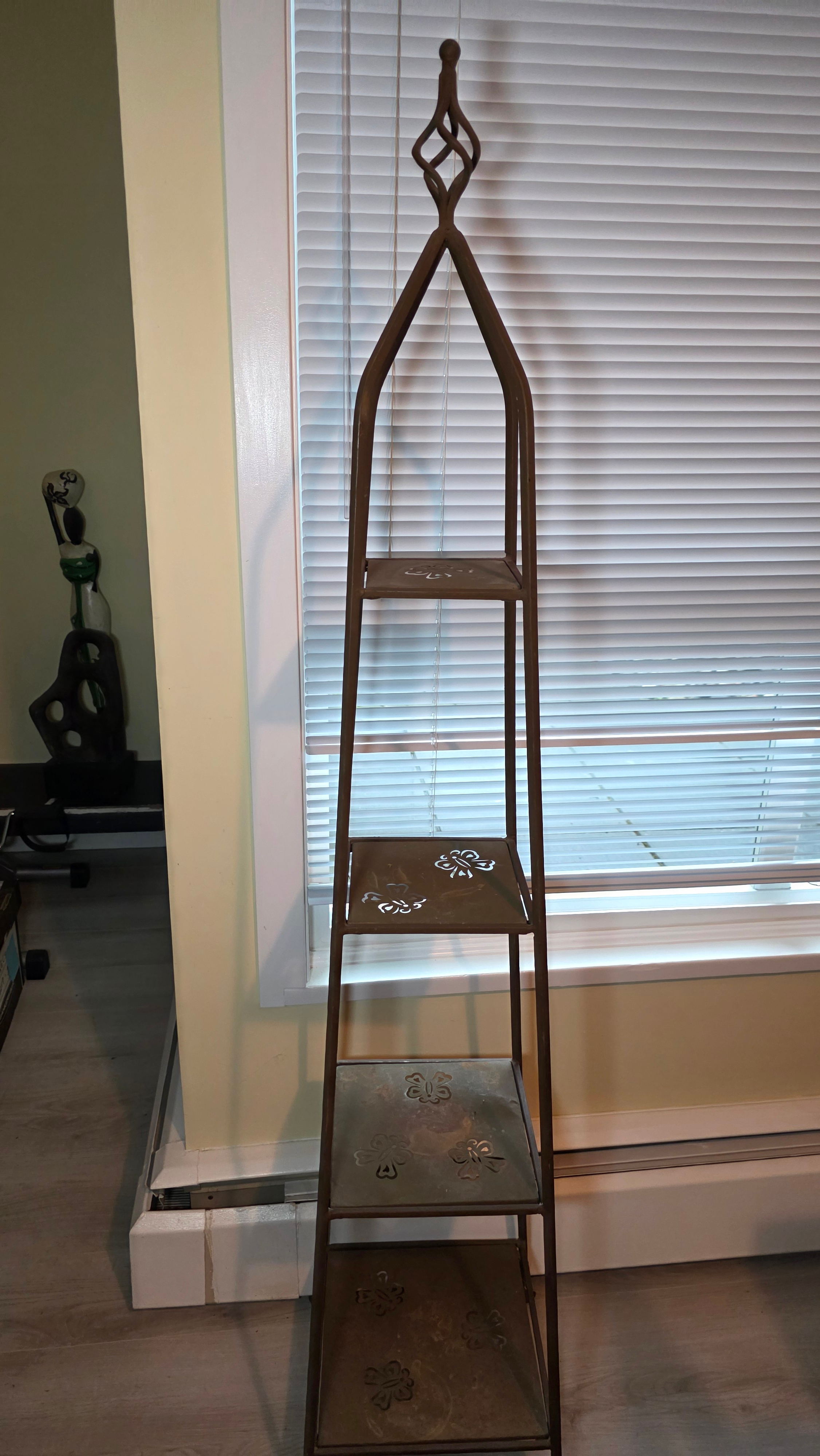 Antique-Style Iron Obelisk Plant Stand with Butterfly Details 🦋 - photo 3