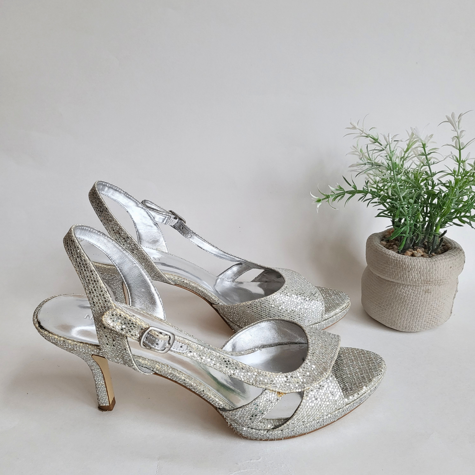 Price DROP - Nine West Size 7.5 Silver Heels - South Ajax - photo 5