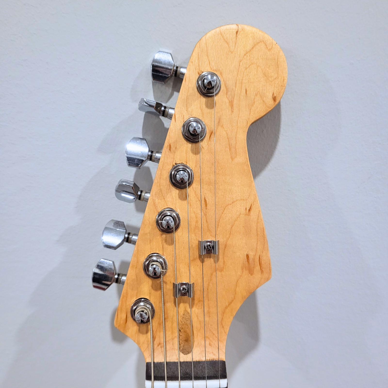 Pre-loved - White Strat-Style Electric Guitar - South Ajax - photo 2