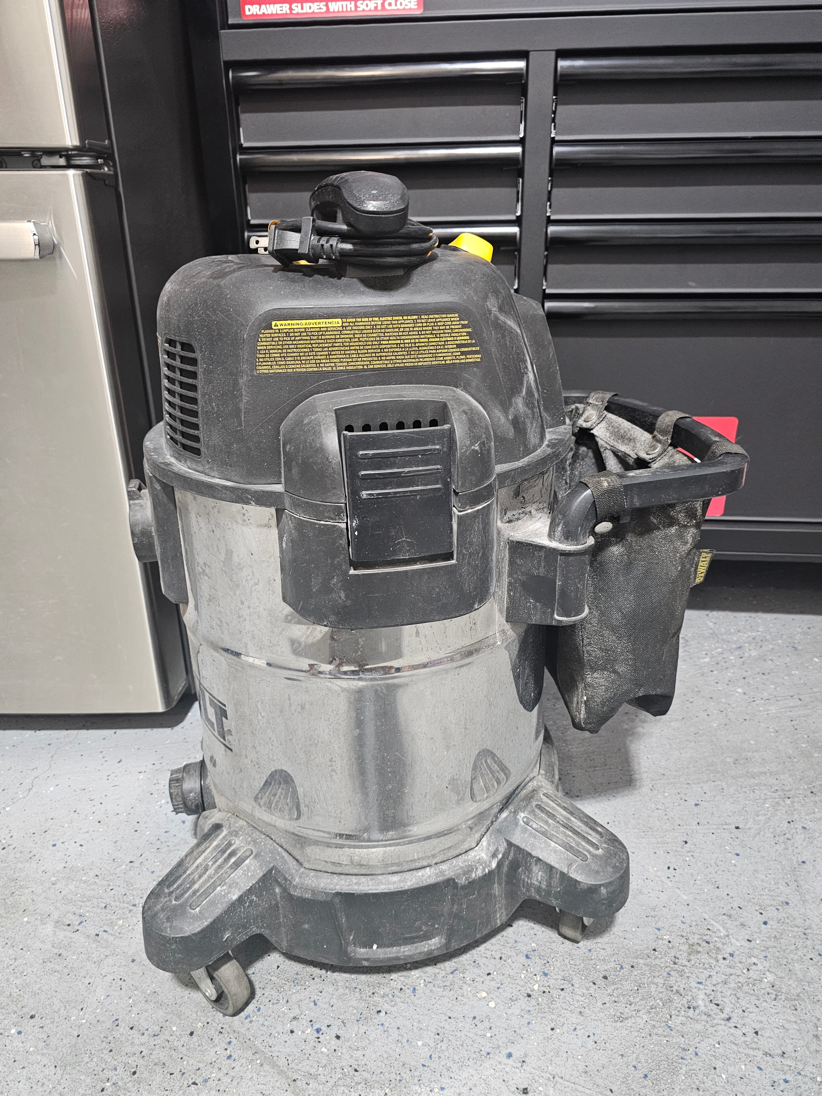 DEWALT 10 Gallon Wet/Dry Vacuum - photo 4