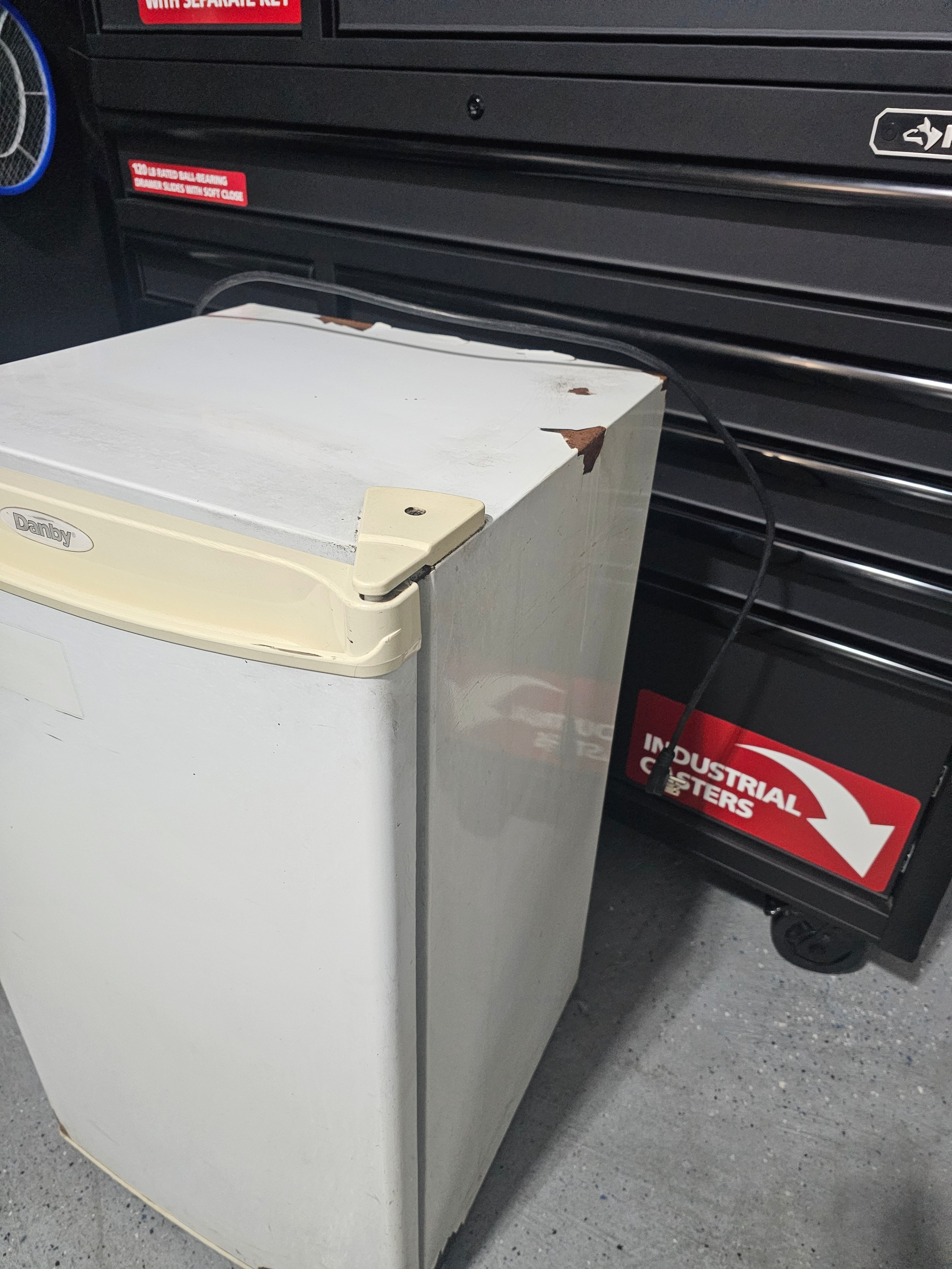 Danby Compact Refrigerator - photo 4