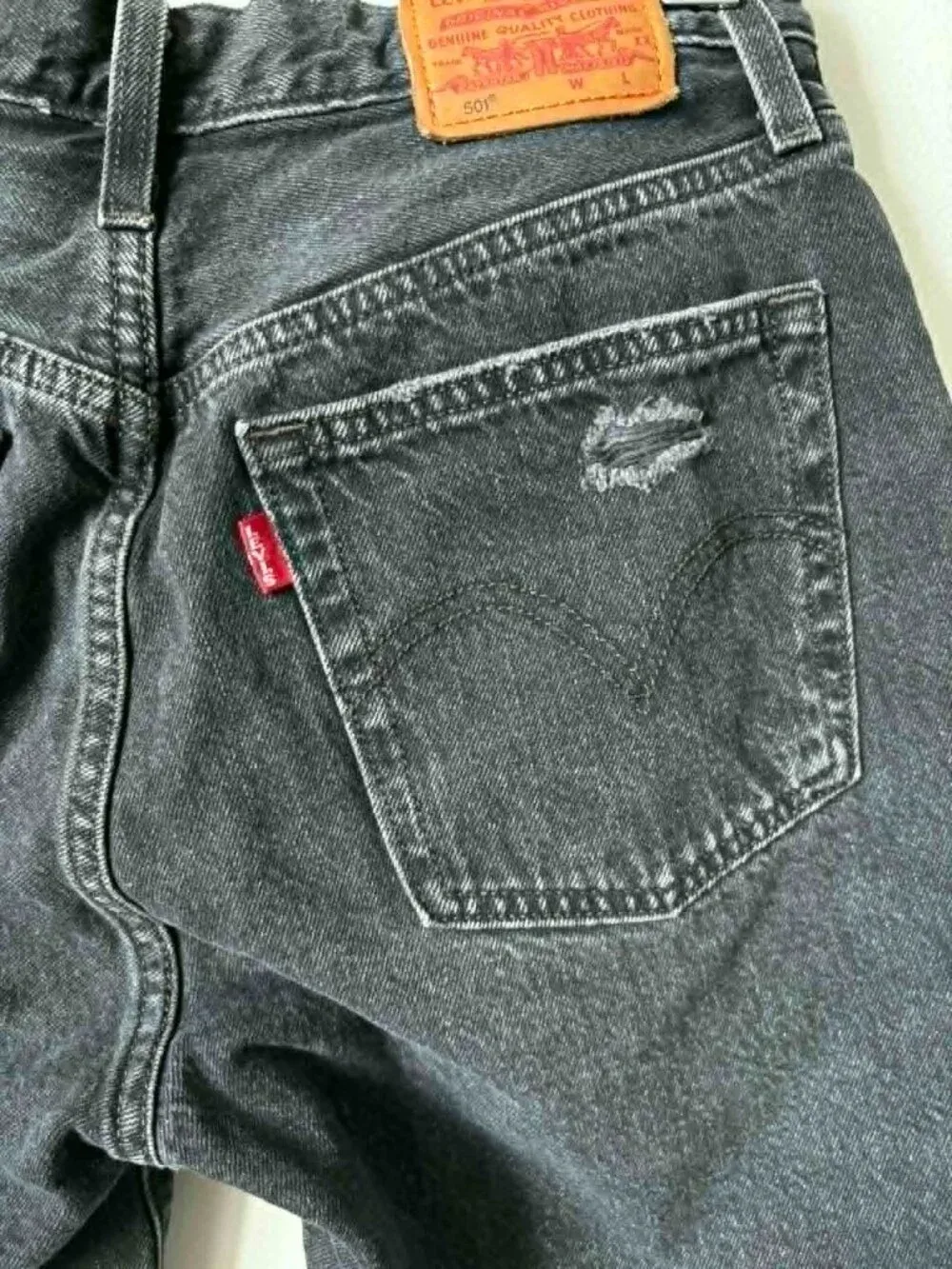 Levi's W 501 MID THIGH SHORT - Size 26 - photo 5