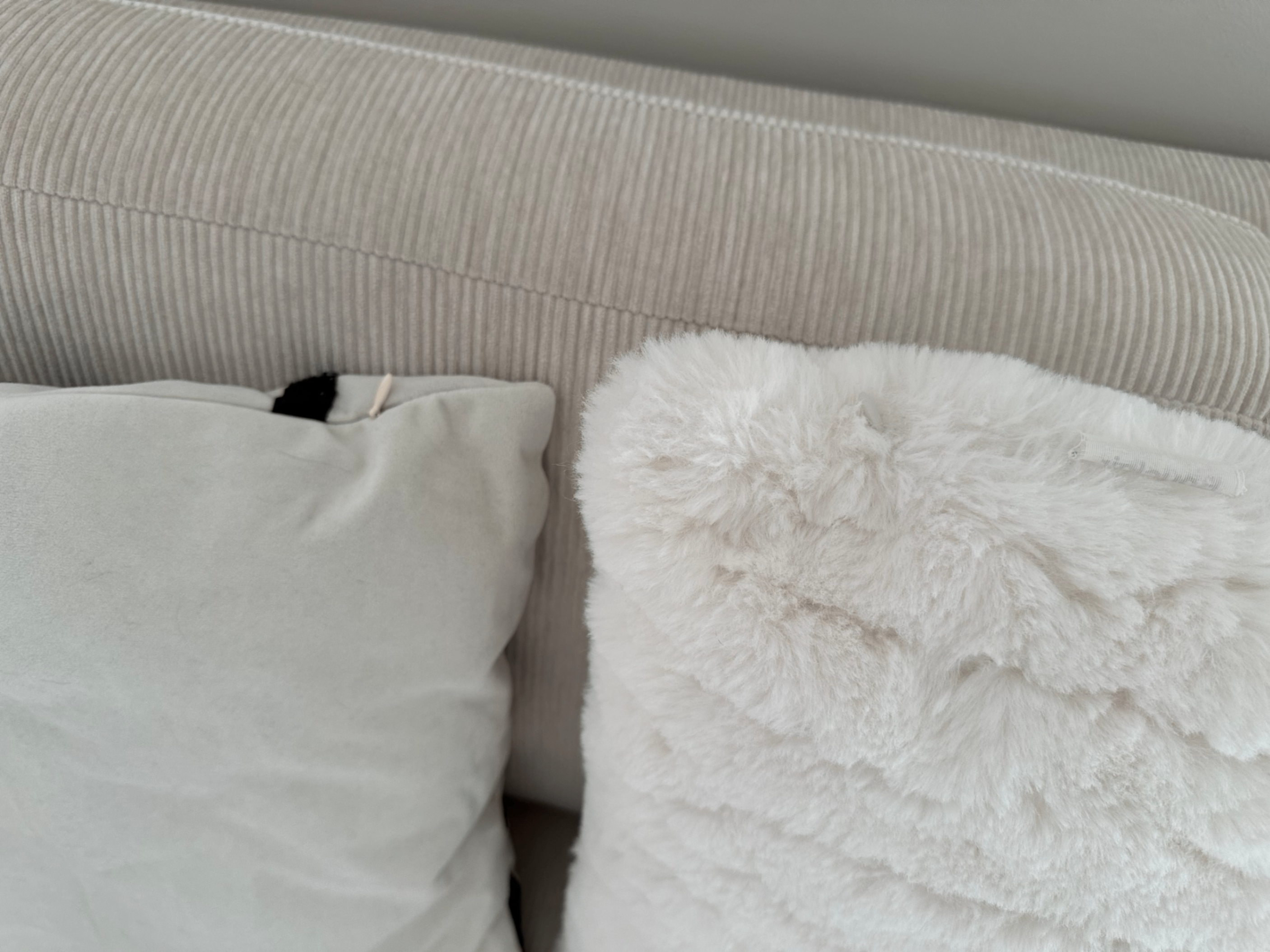Neutral tone Cushions x4 - photo 3