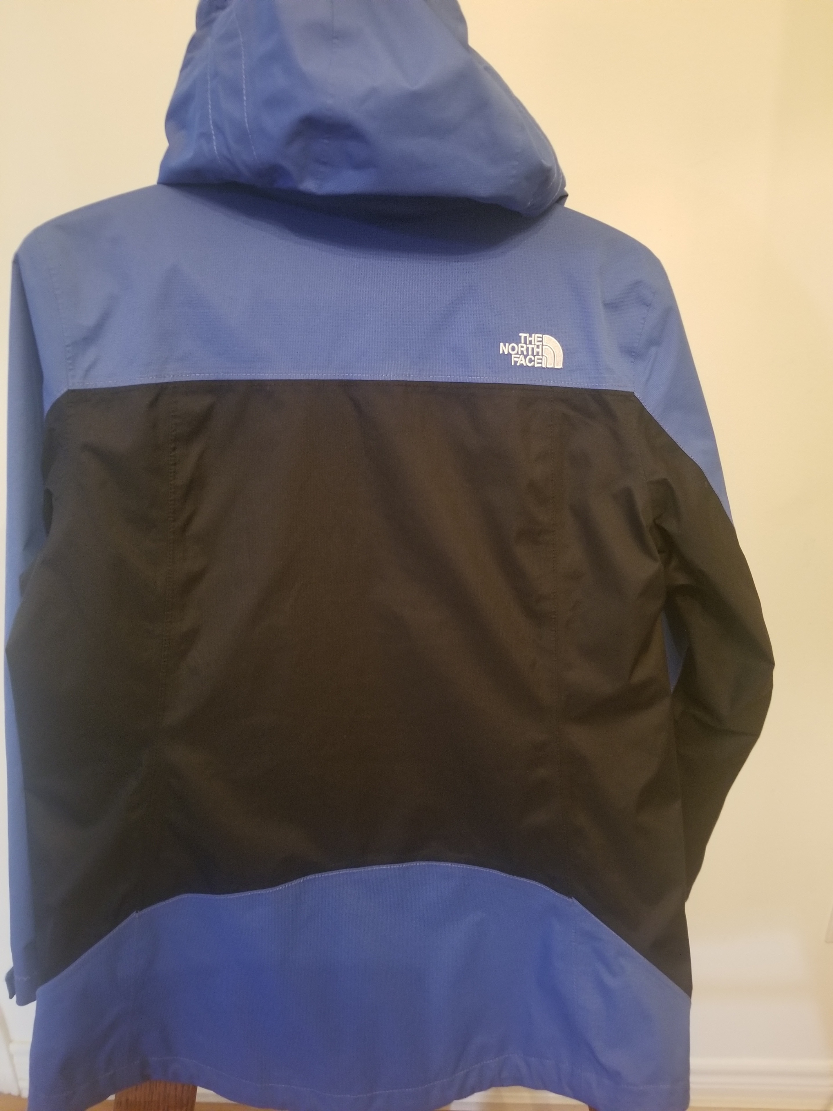 The North Face Blue & Black Hooded Jacket - photo 2