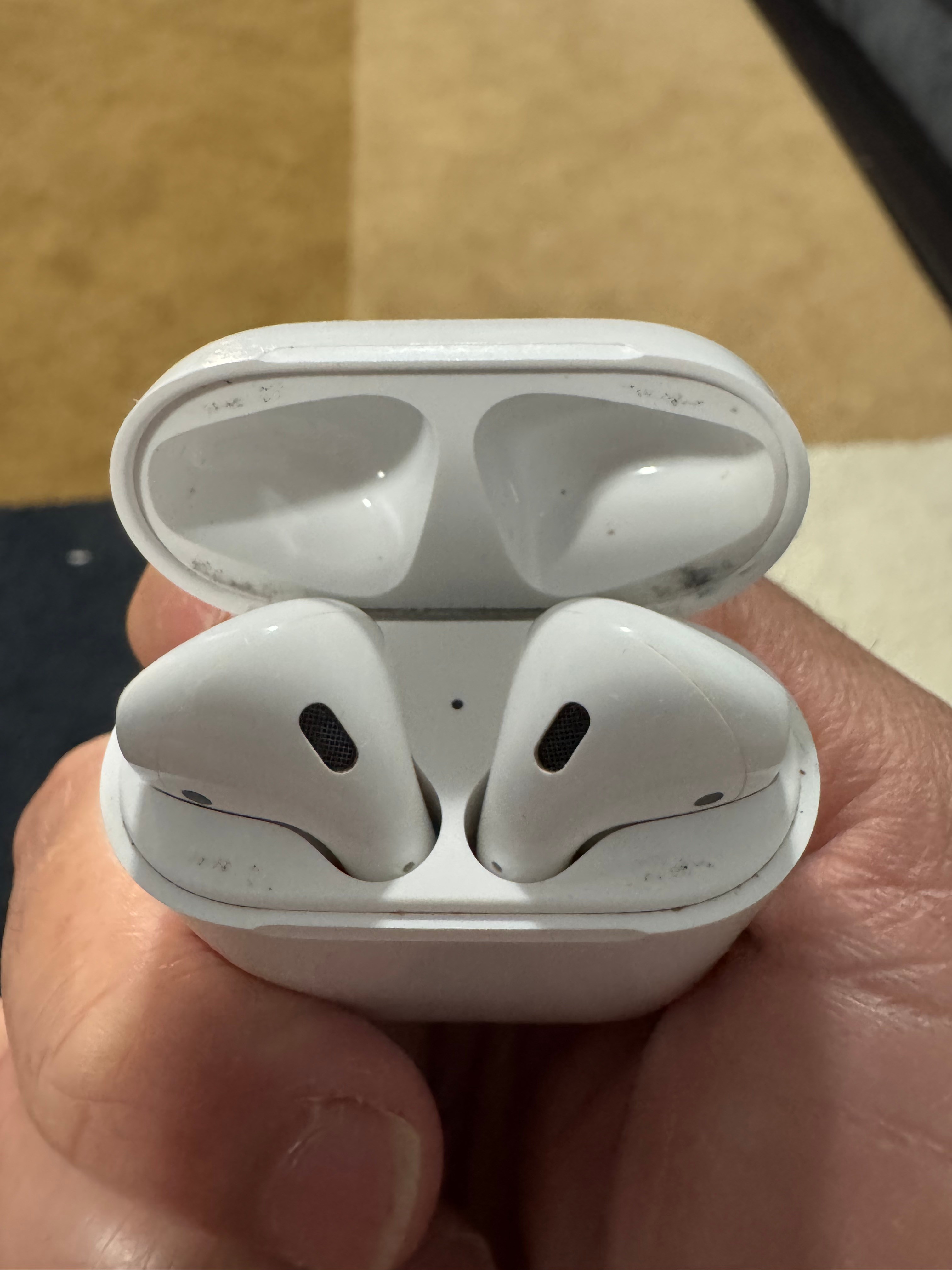 AirPods (2nd Generation)