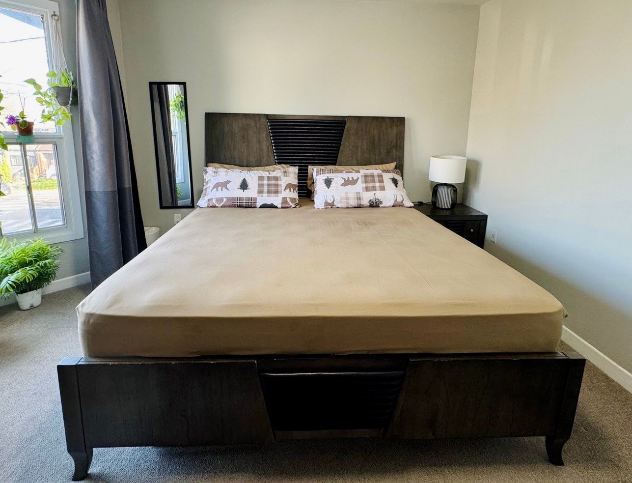 Stylish KING Size Bed & Mattress - photo 4