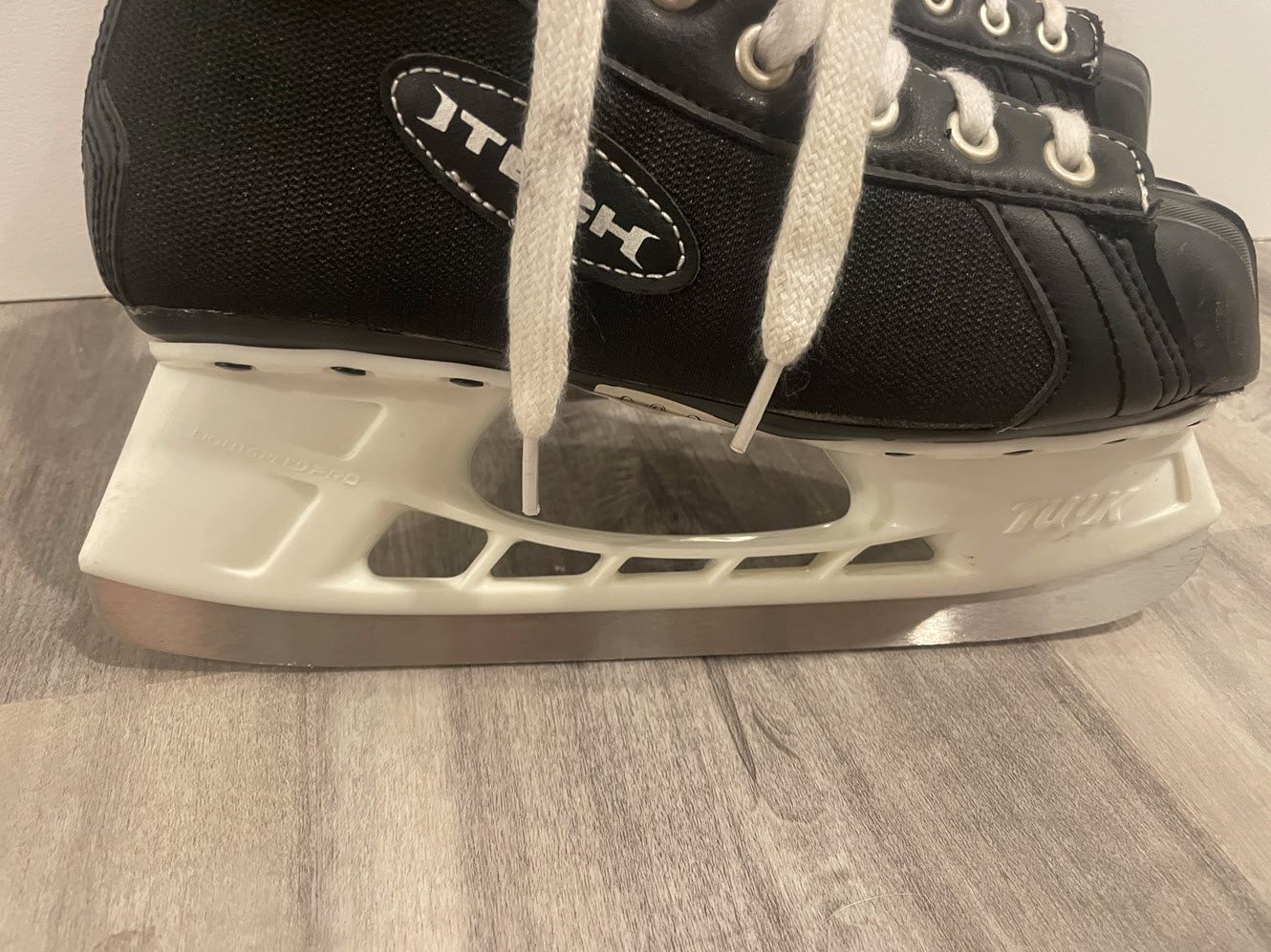 Hockey Skates - Skate Size 5R - photo 3