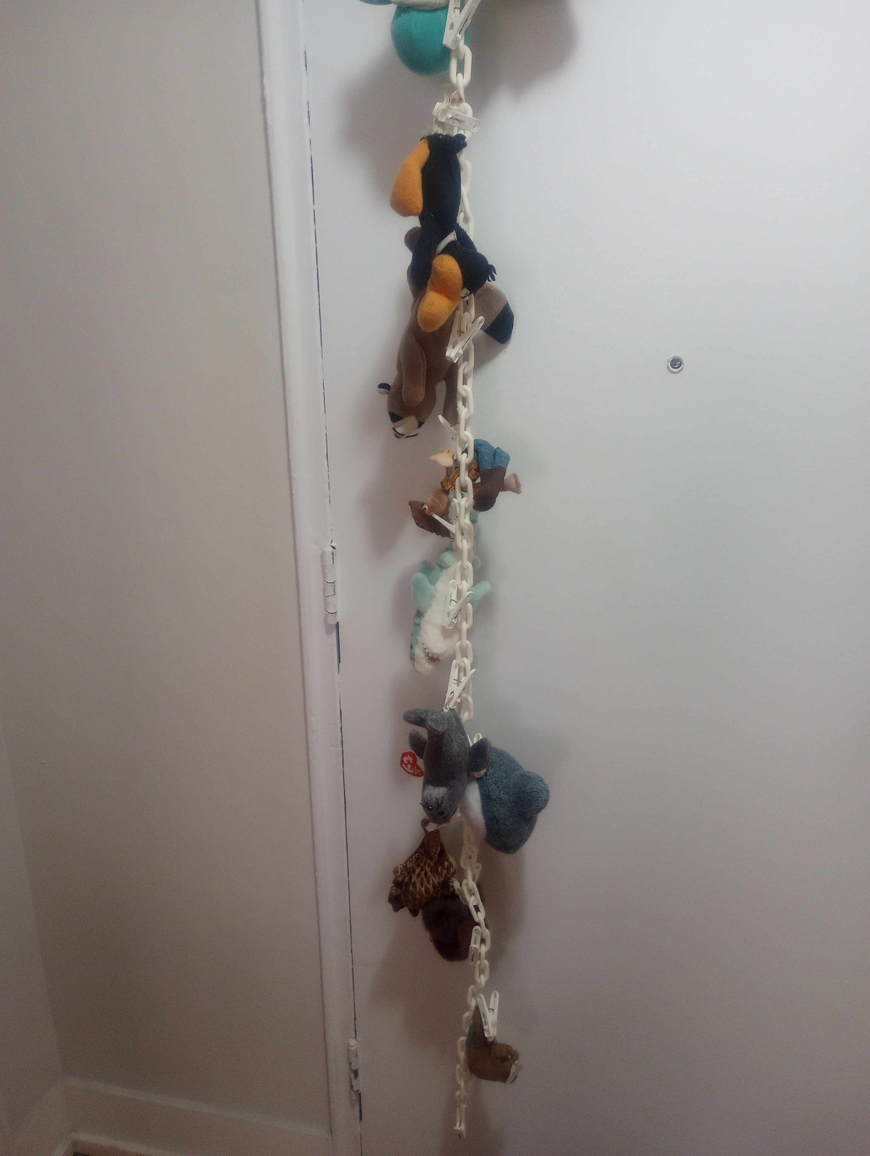 6 Foot Plushie / Stuffed Animal Hanging Chain Storage with Clips