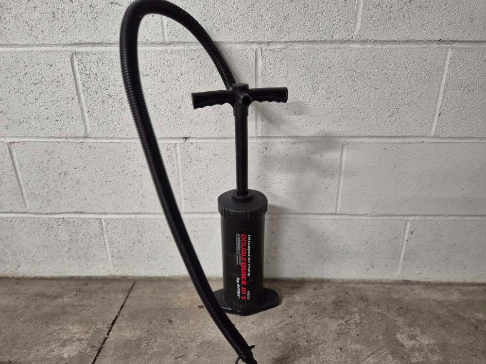 2 Coleman Air Mattresses + Intex Hand Pump – Camping - photo 2