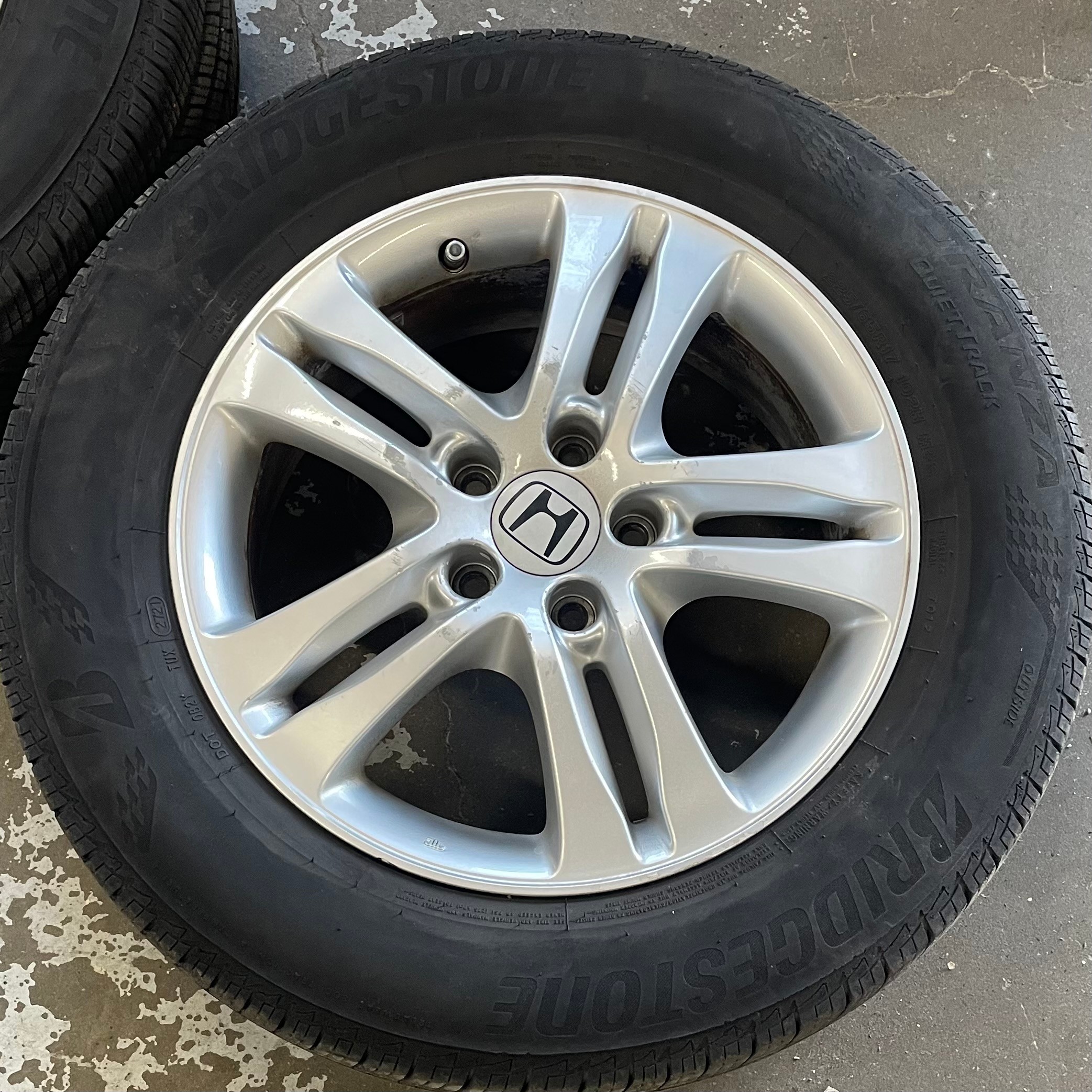 17 Inch Wheel & Tire Package Honda CRV - photo 2