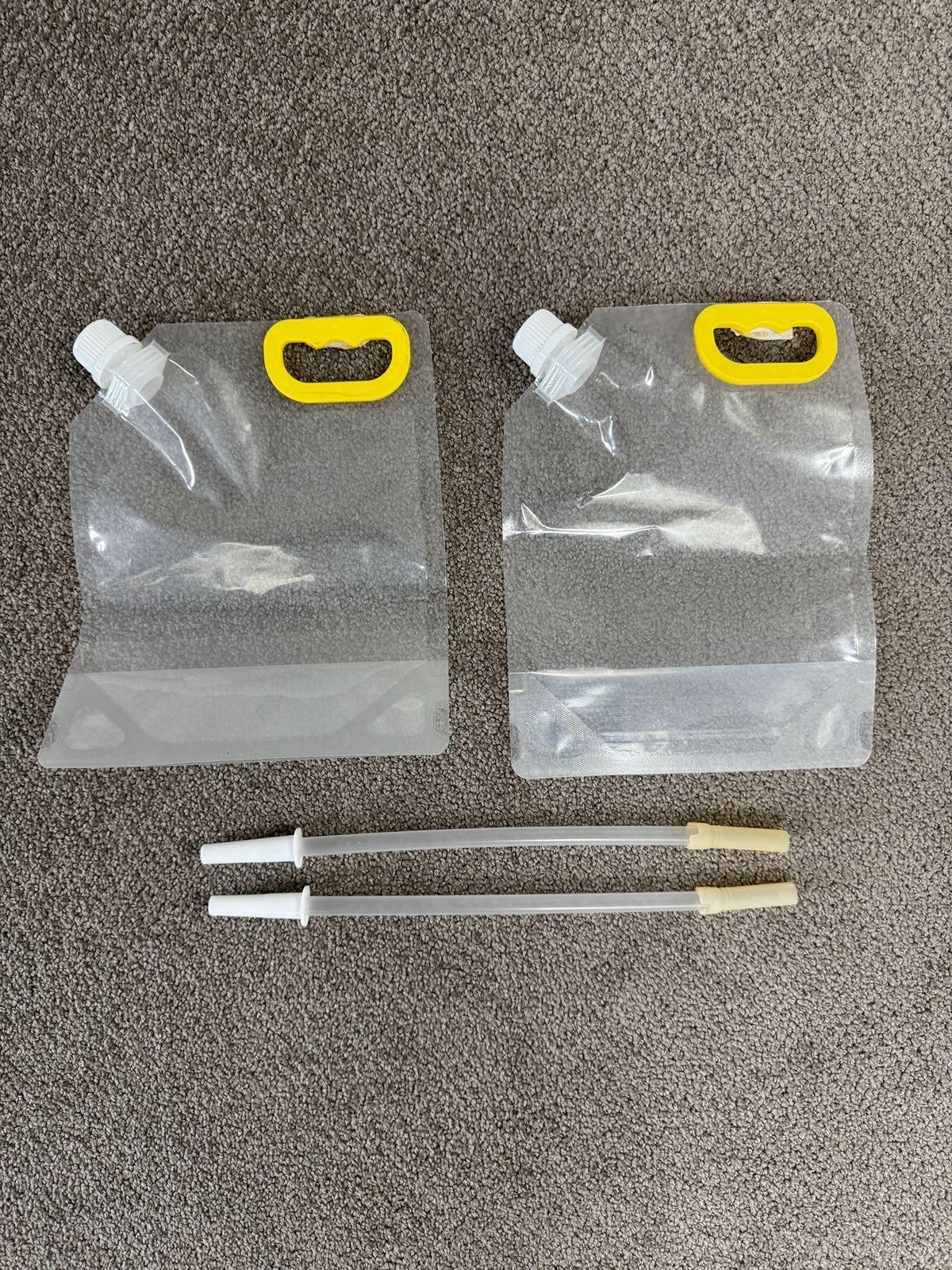 PORTABLE WATER/JUICE BAG WITH STRAW