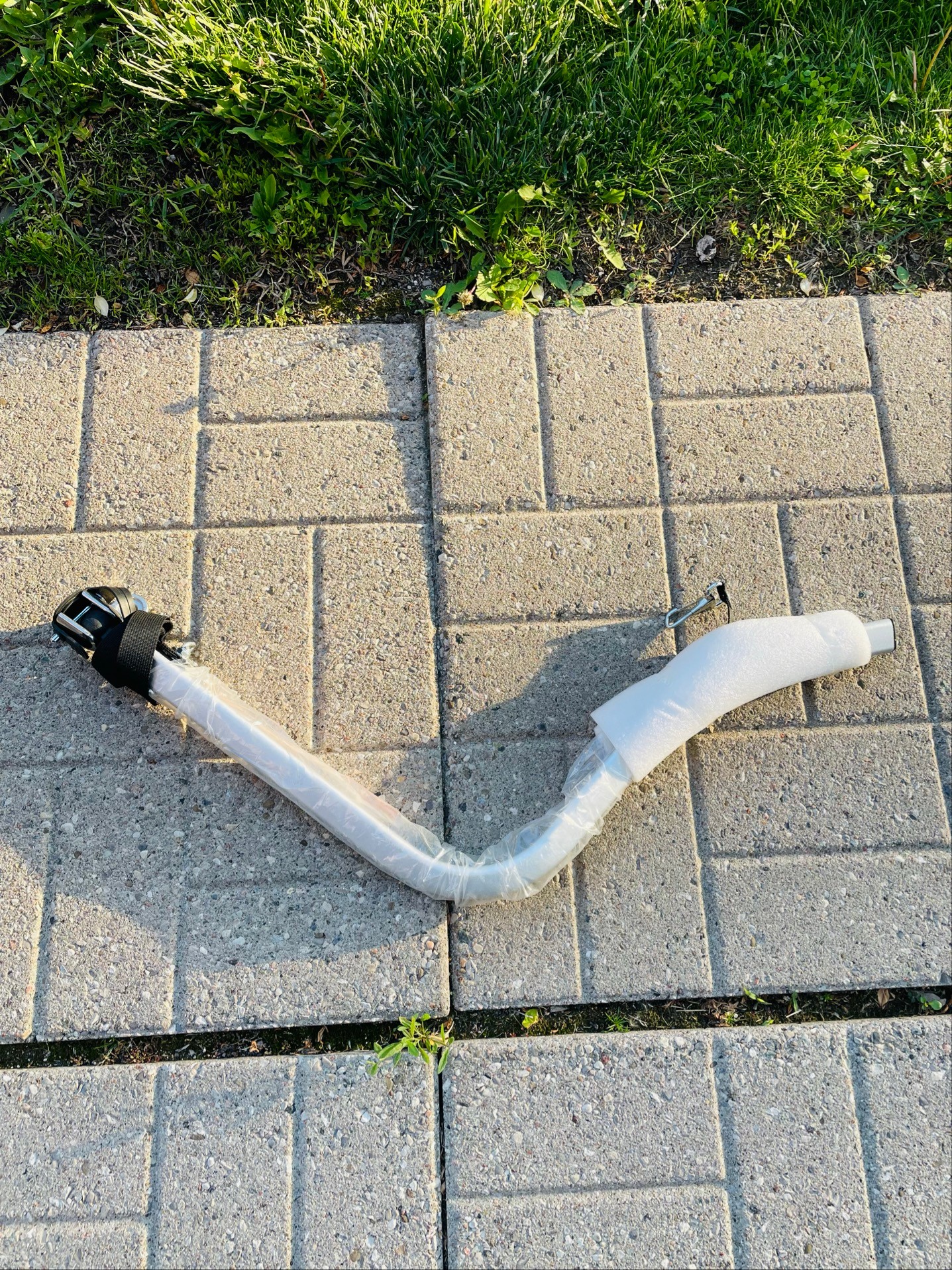 Like New - Thule Chariot Cross 2 (2 kids) with Bike Hitch Arm - photo 2
