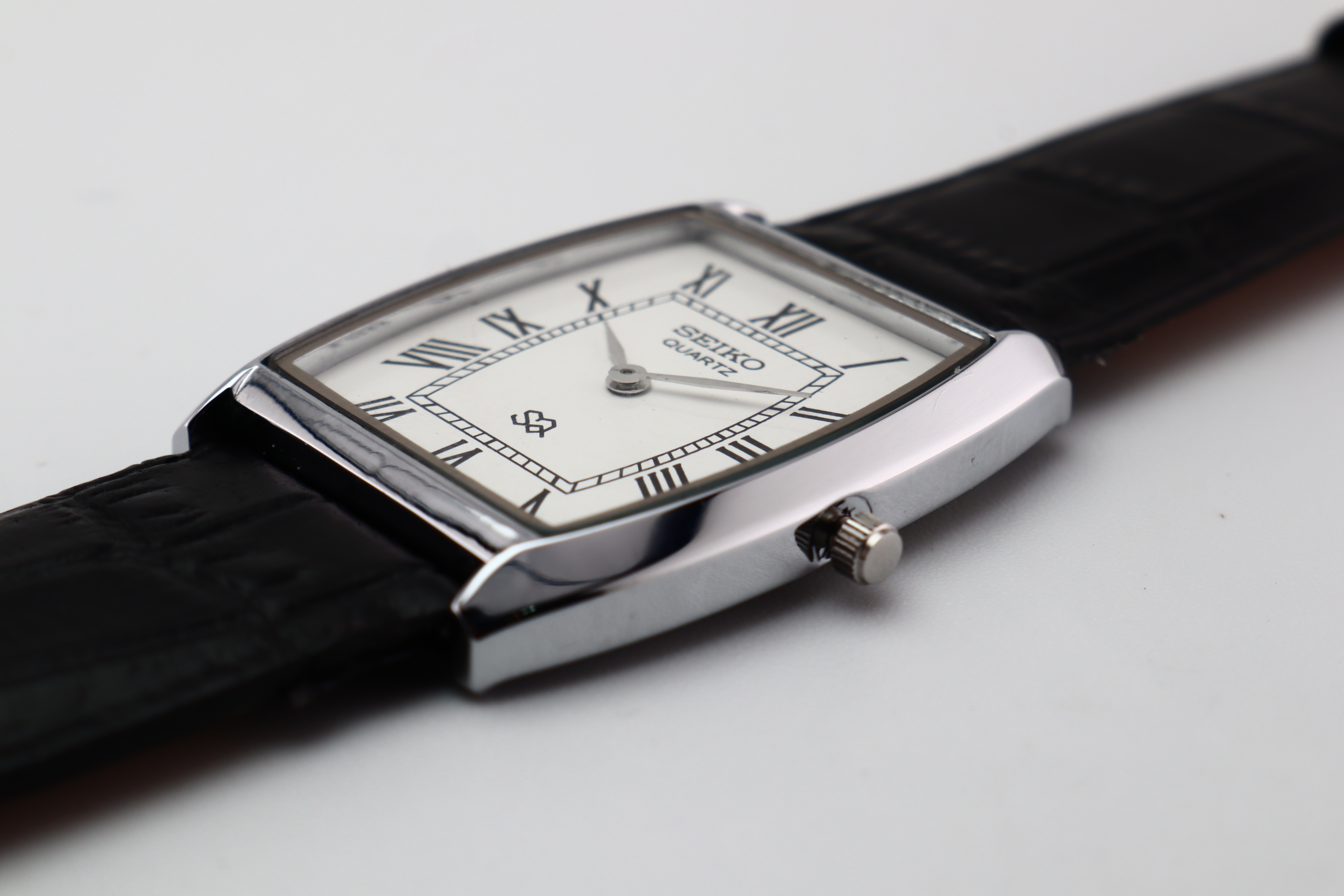 Refurbished Vintage Barrel Tank Men’s Watch - photo 4