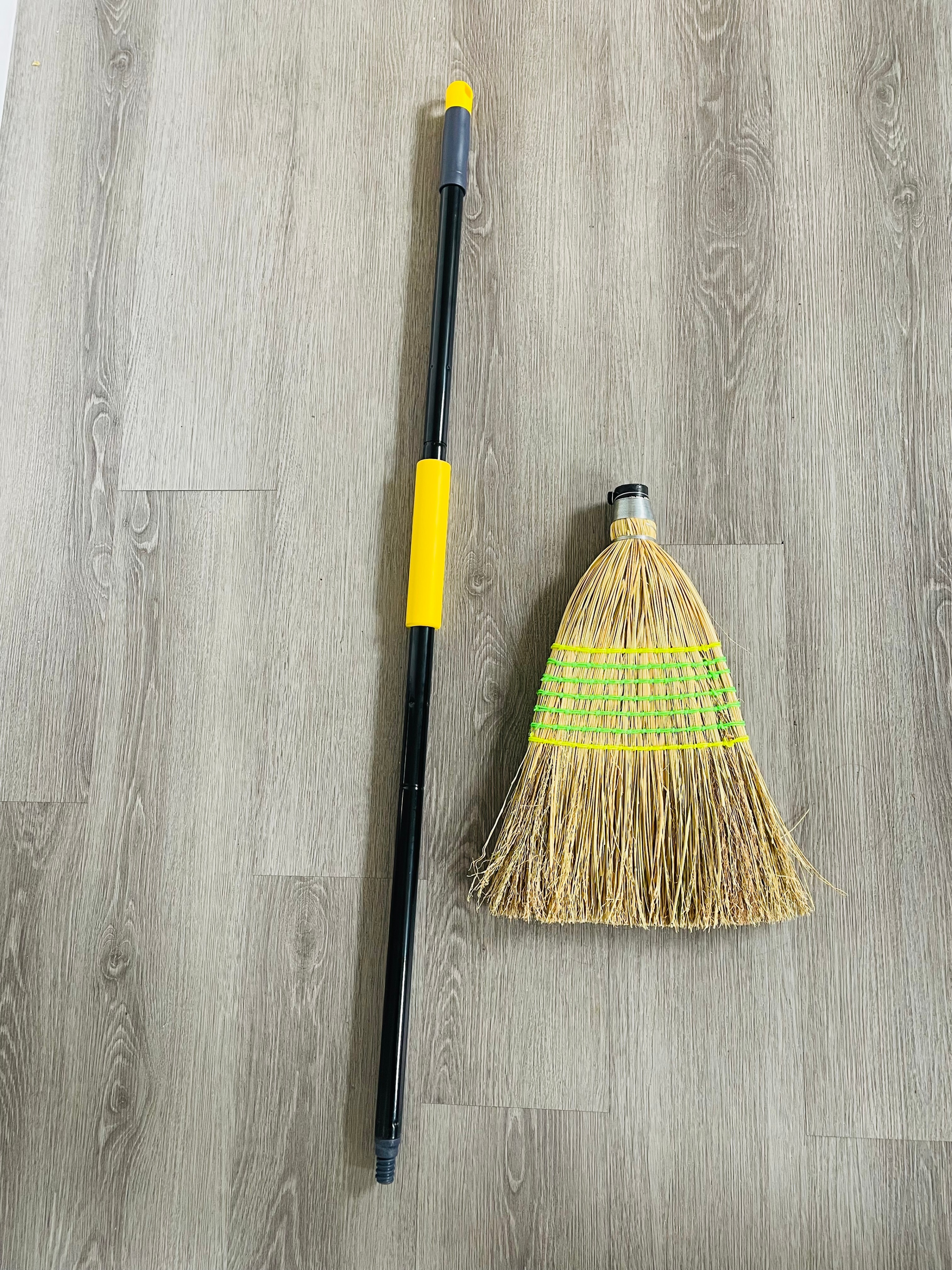 Heavy-Duty Corn Broom with Detachable Handle