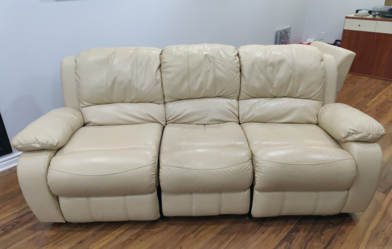 3 seat sofa home theatre recliner with storage - photo 4