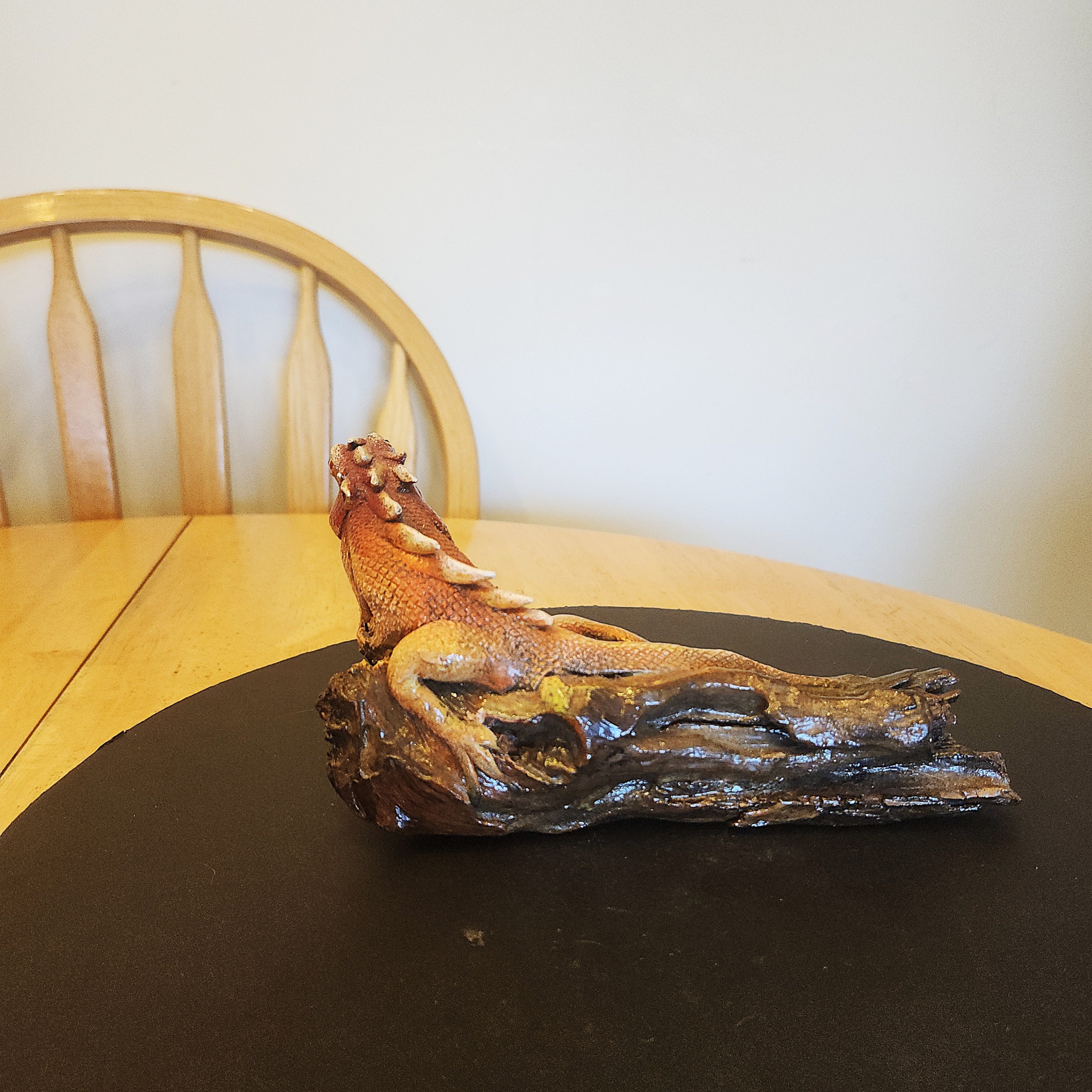 Wizard the Lizard on Perch Resin Decor - photo 3