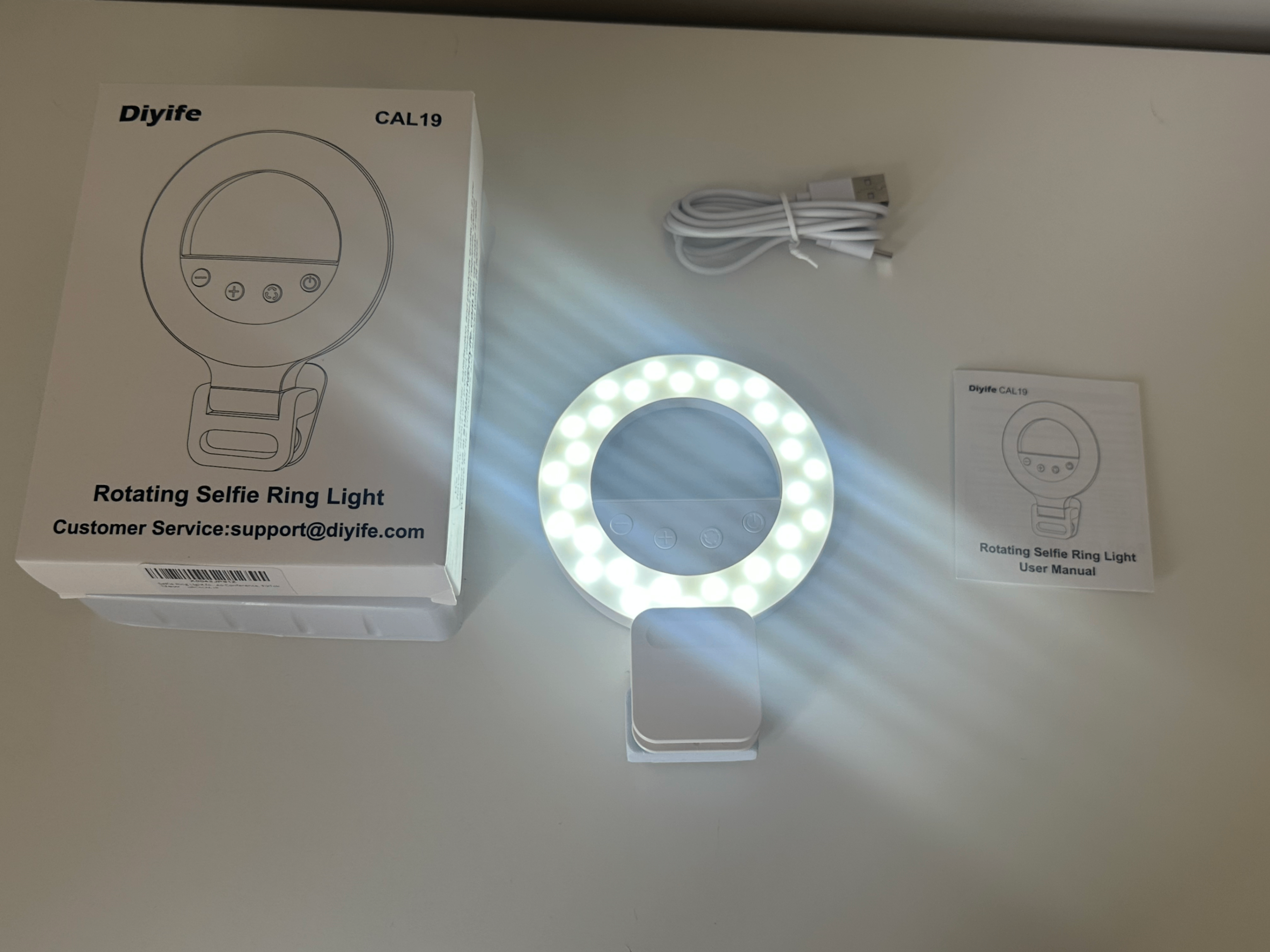 Rotating selfie ring light - photo 2