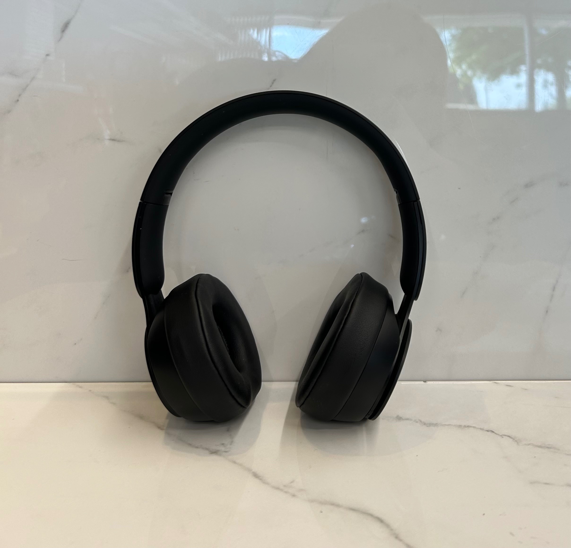 Beats Solo Pro Wireless W/ Case - photo 2