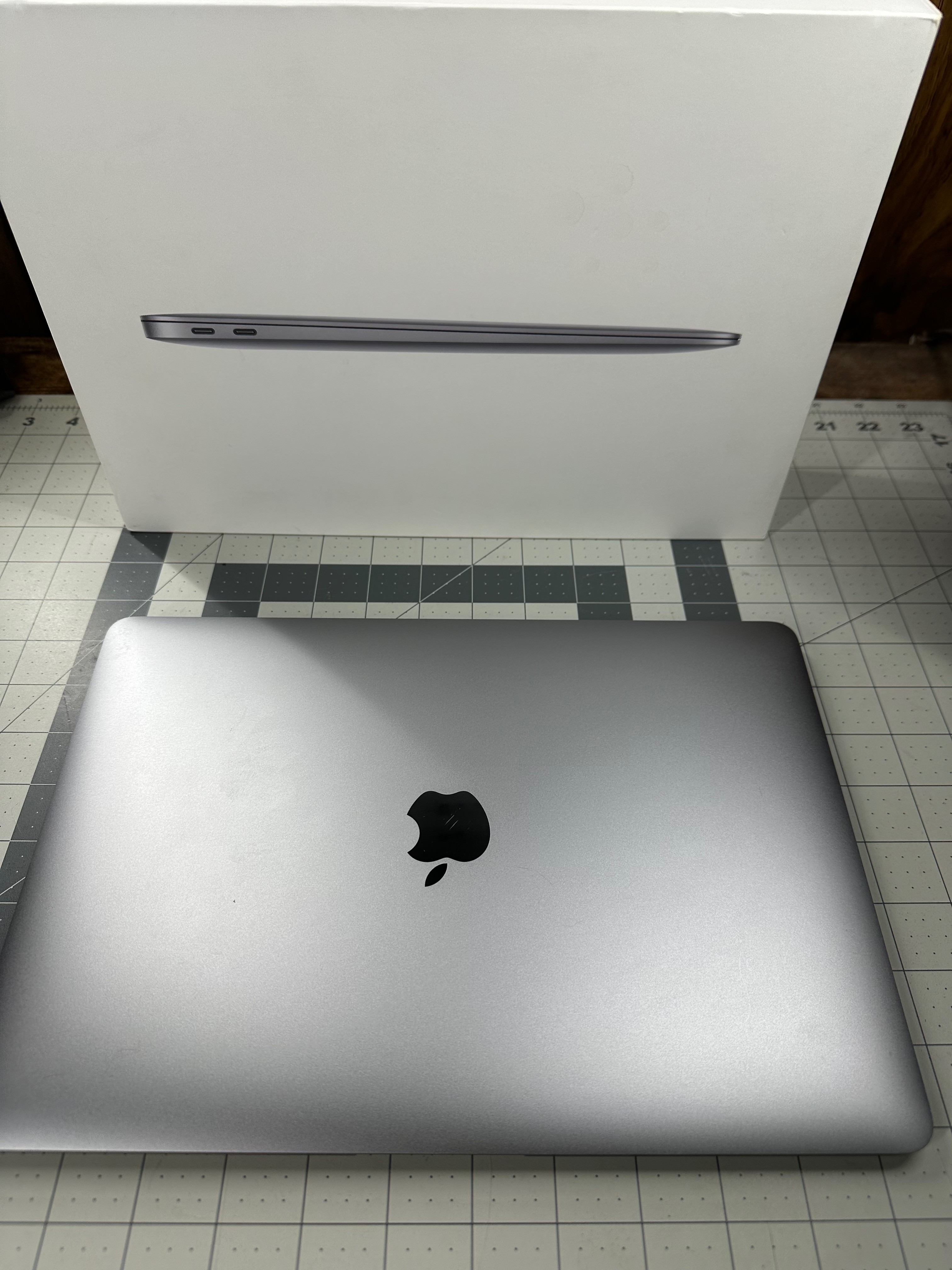 2020 Macbook Air + Magic Mouse - photo 2