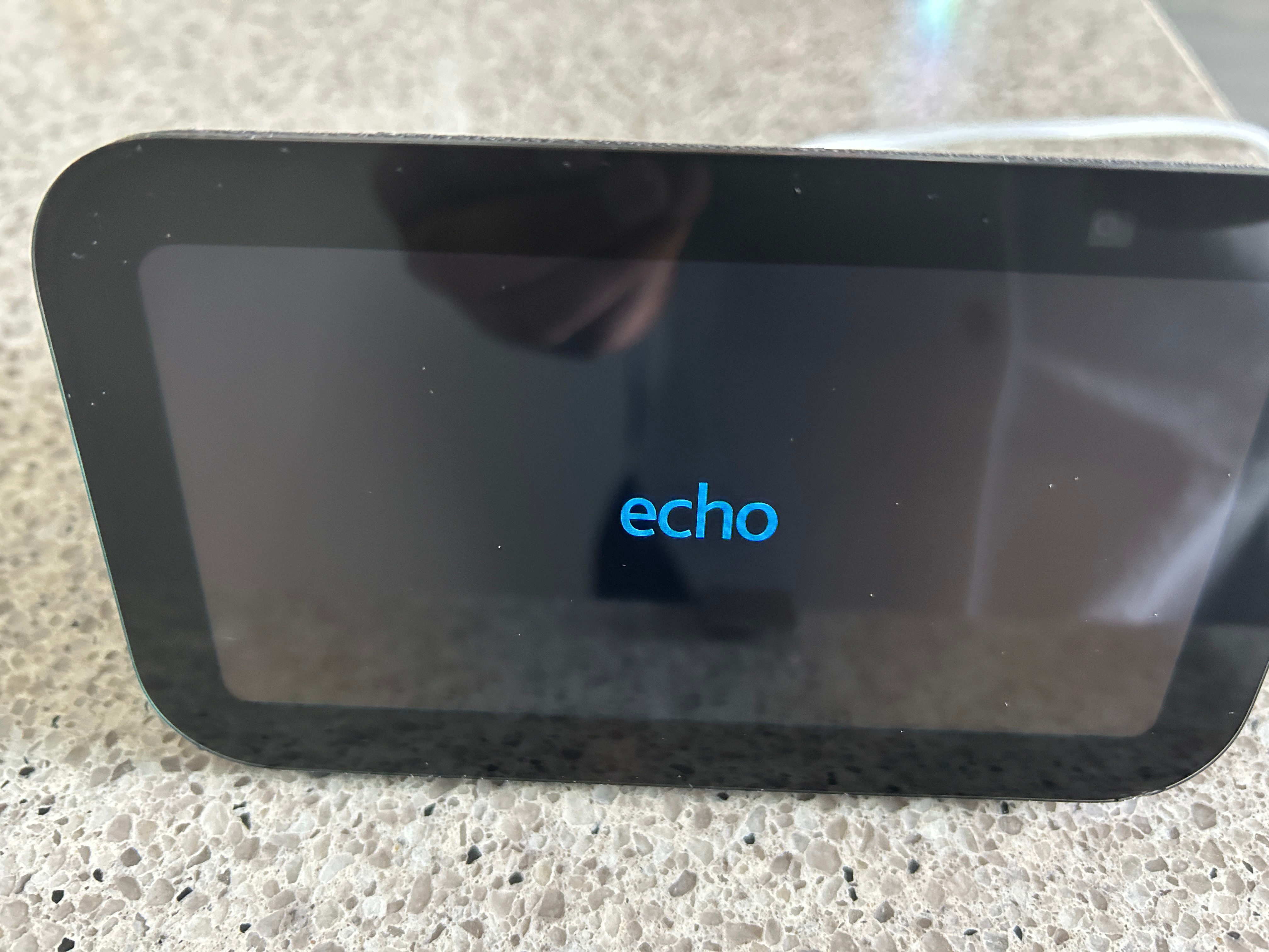 Amazon Echo Show 5 (2nd Gen) - Charcoal - Great Condition! - photo 4