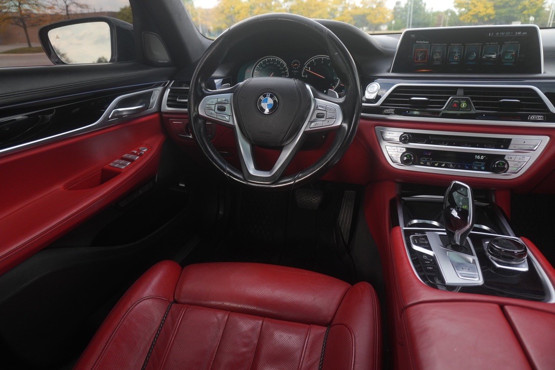 BMW 750i xDrive Sedan - photo 5