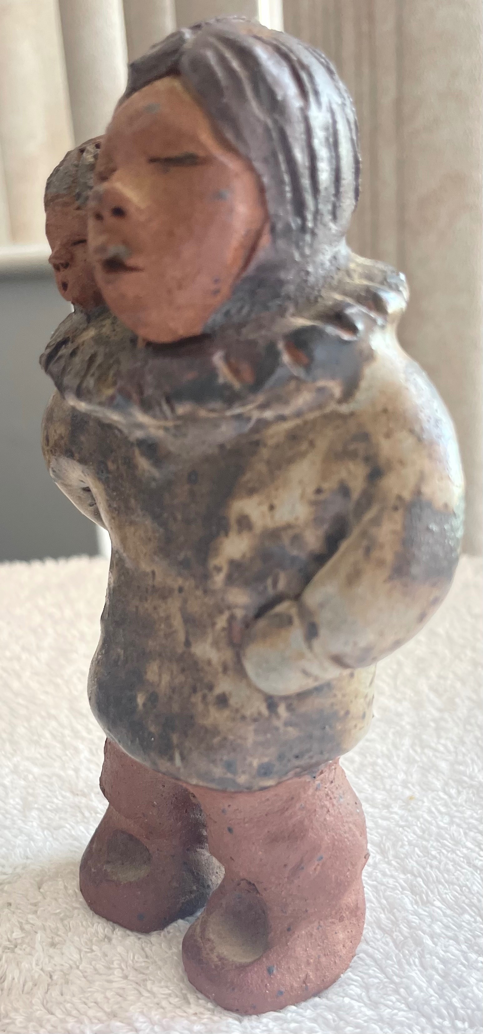 Vintage De Pelteau Inuit Mother & Child Sculpture - photo 3